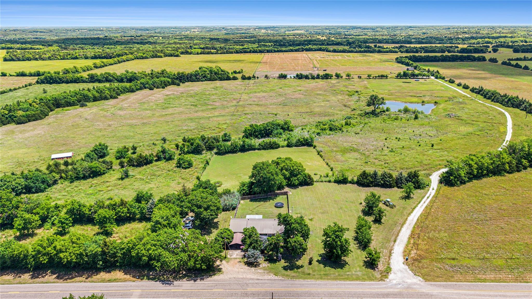 main property photo 4