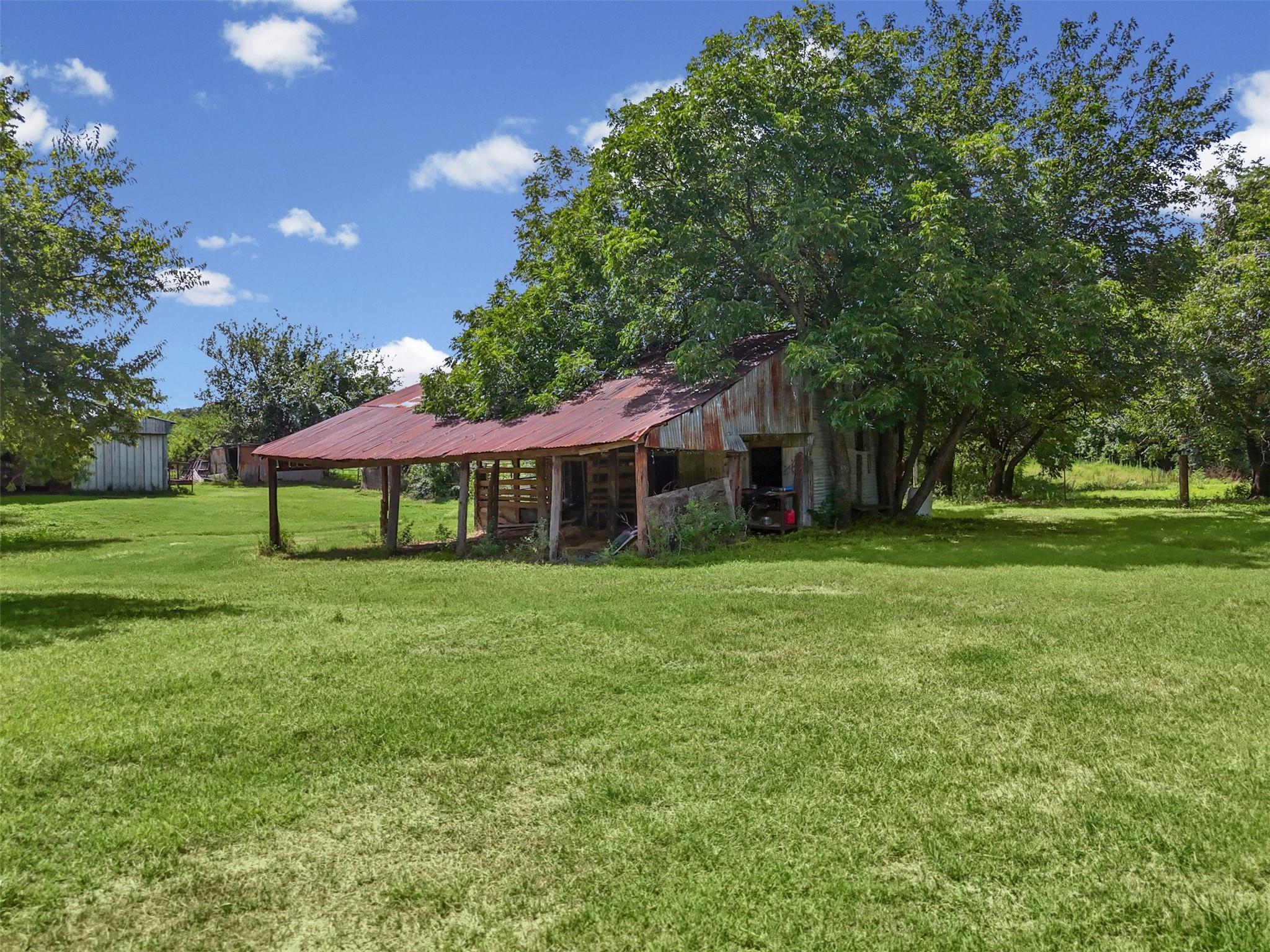 main property photo 14