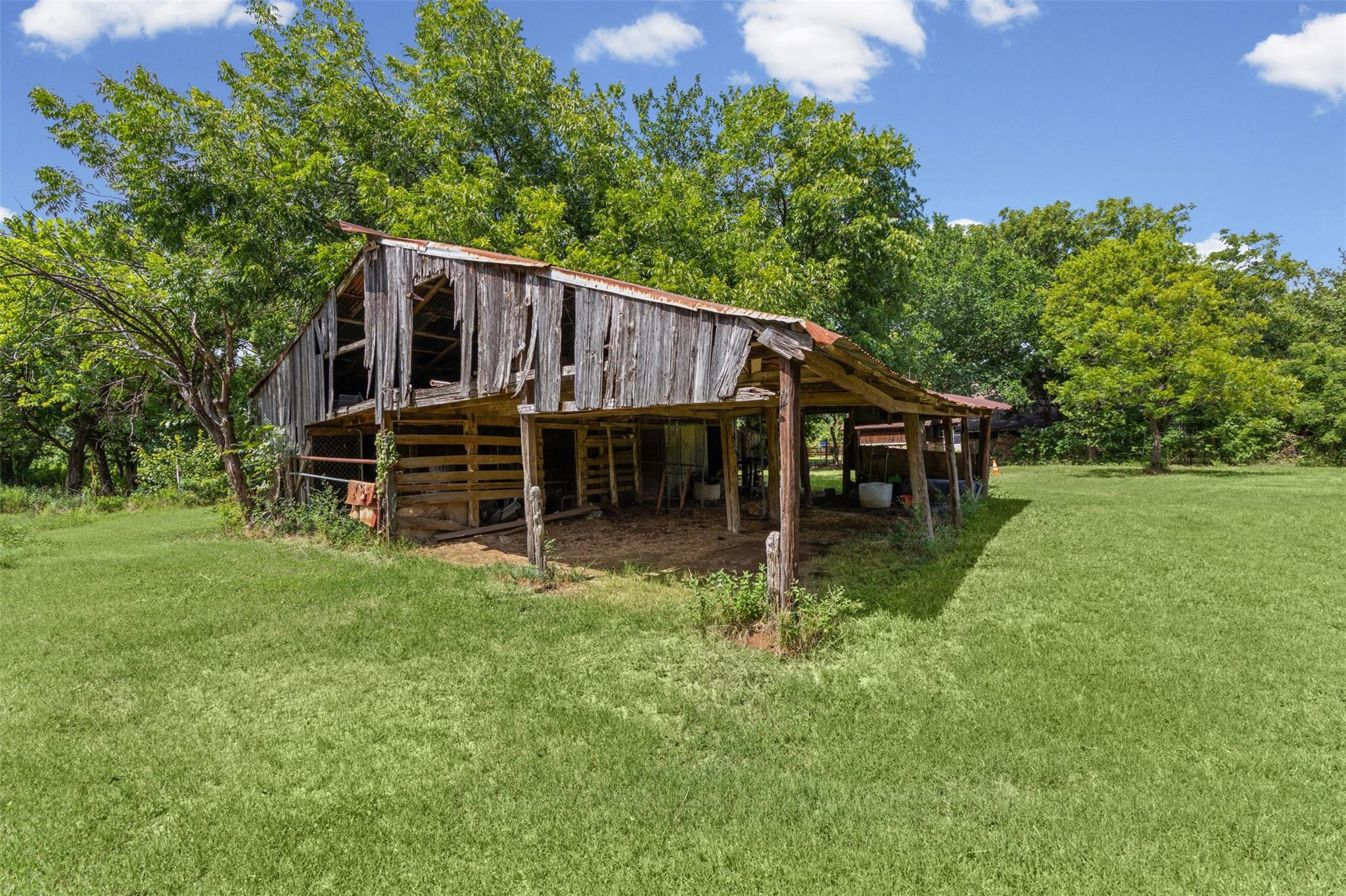 main property photo 15