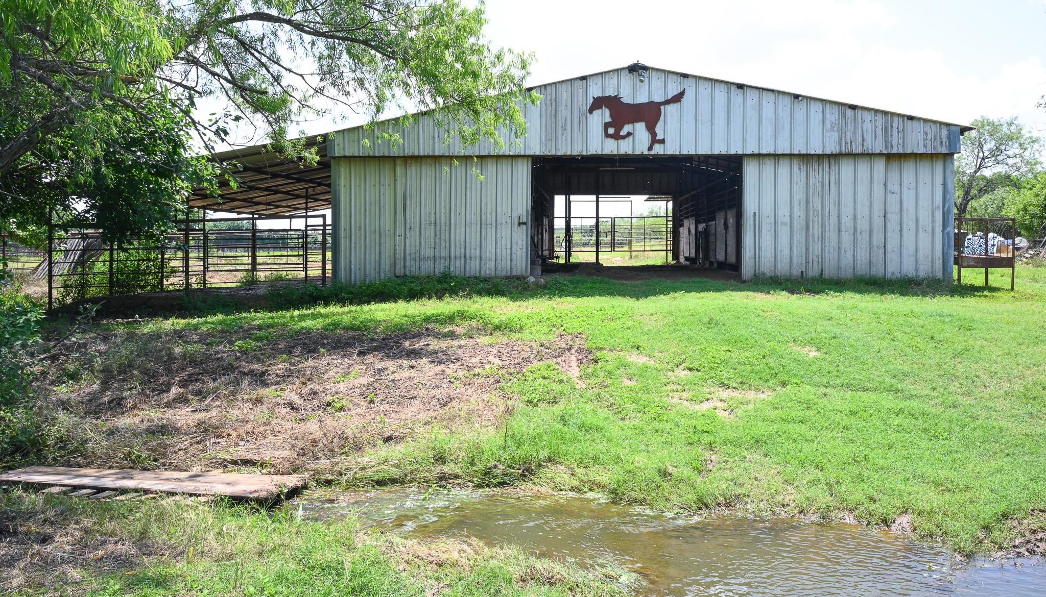 main property photo 16