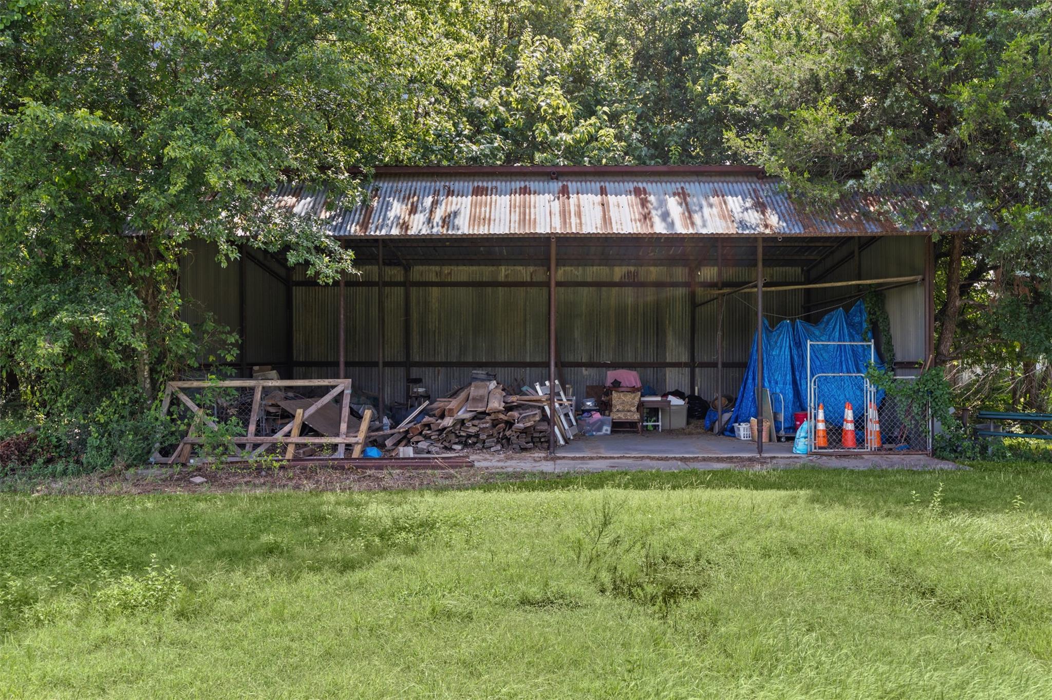 main property photo 29