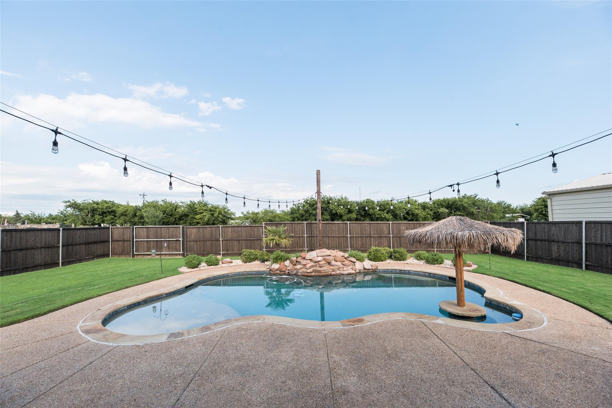 main property photo 19