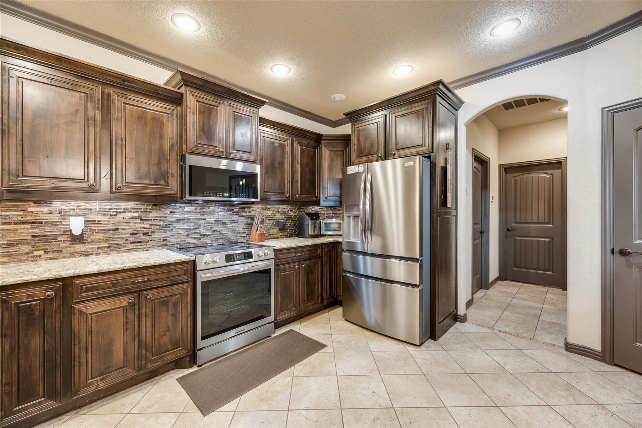 main property photo 7