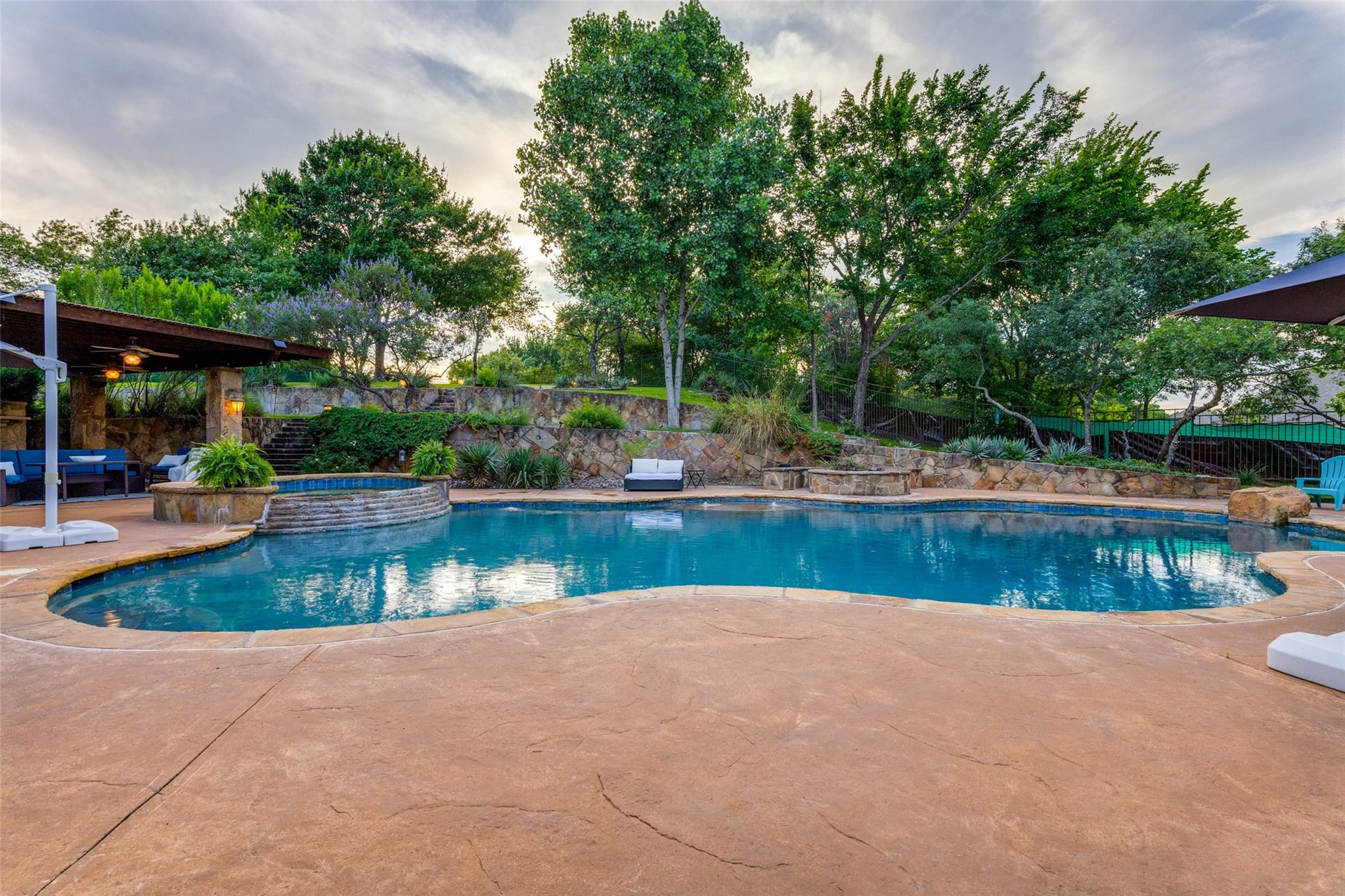 main property photo 29