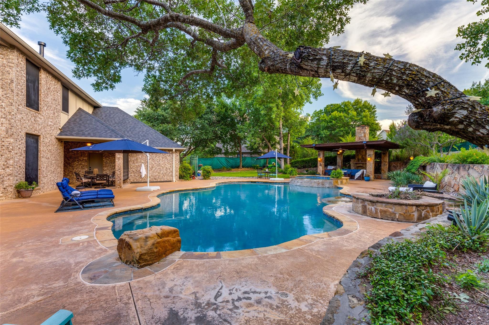 main property photo 30