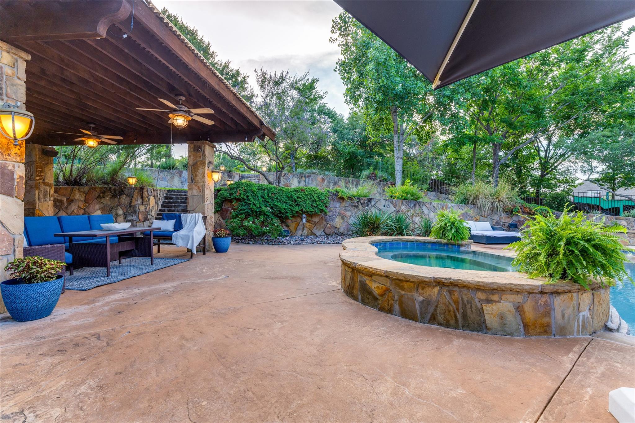 main property photo 31