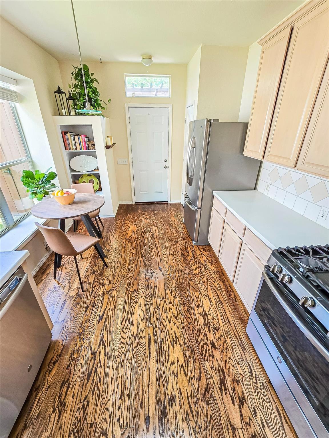 main property photo 10