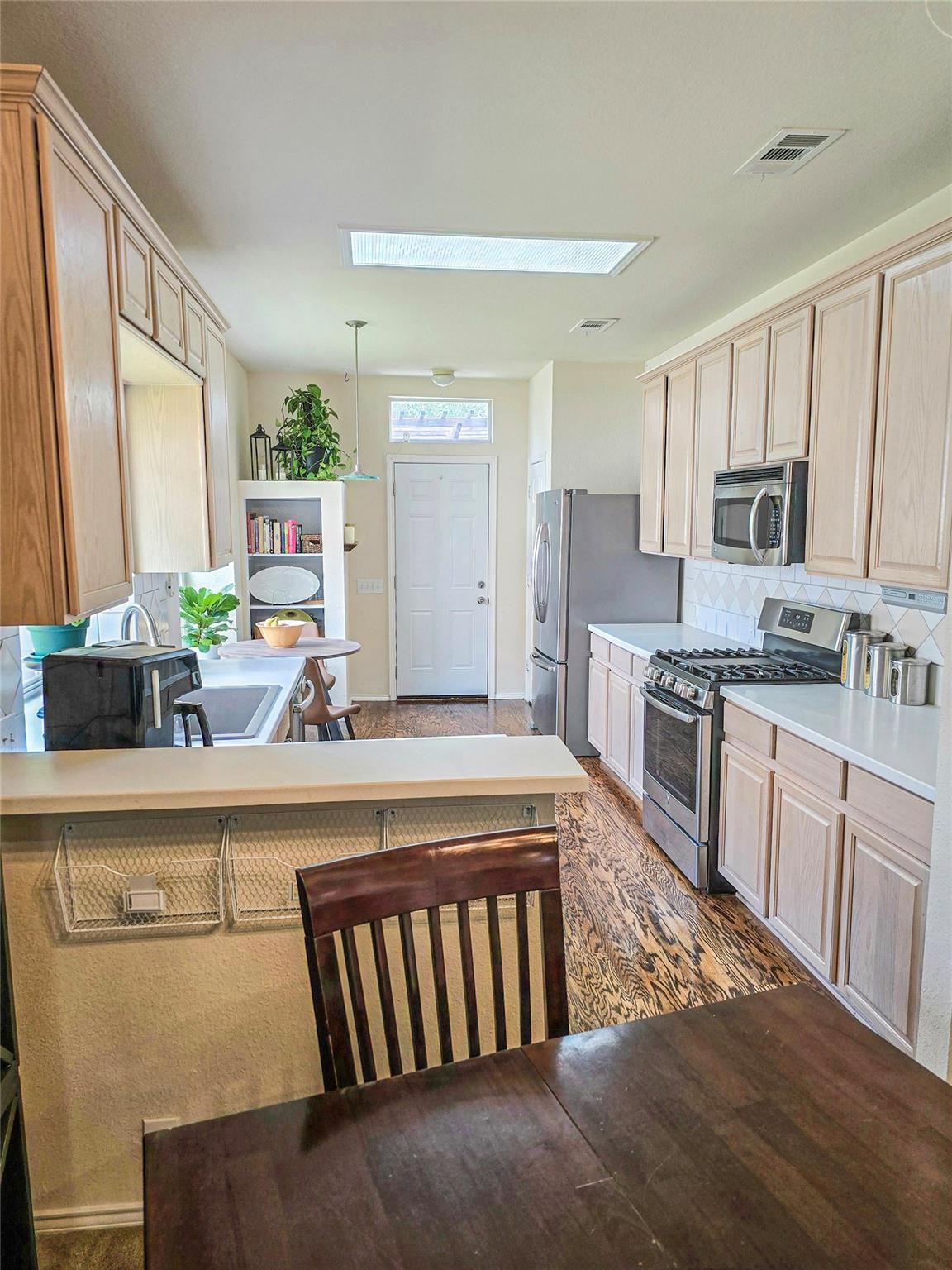 main property photo 9