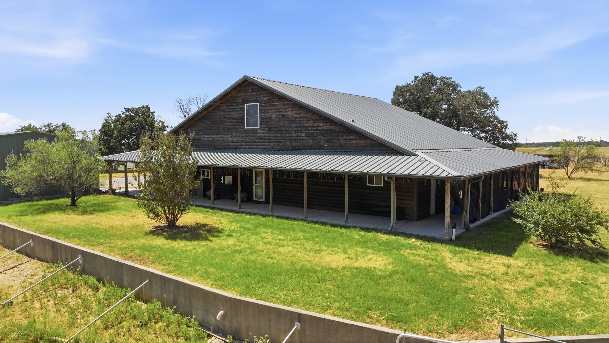 main property photo 17