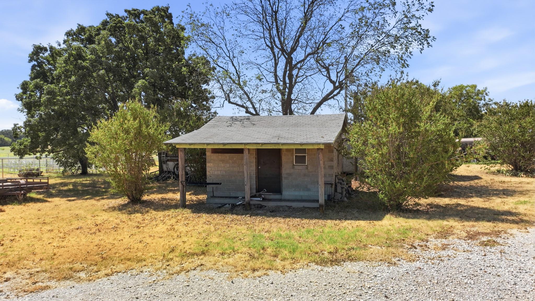 main property photo 8