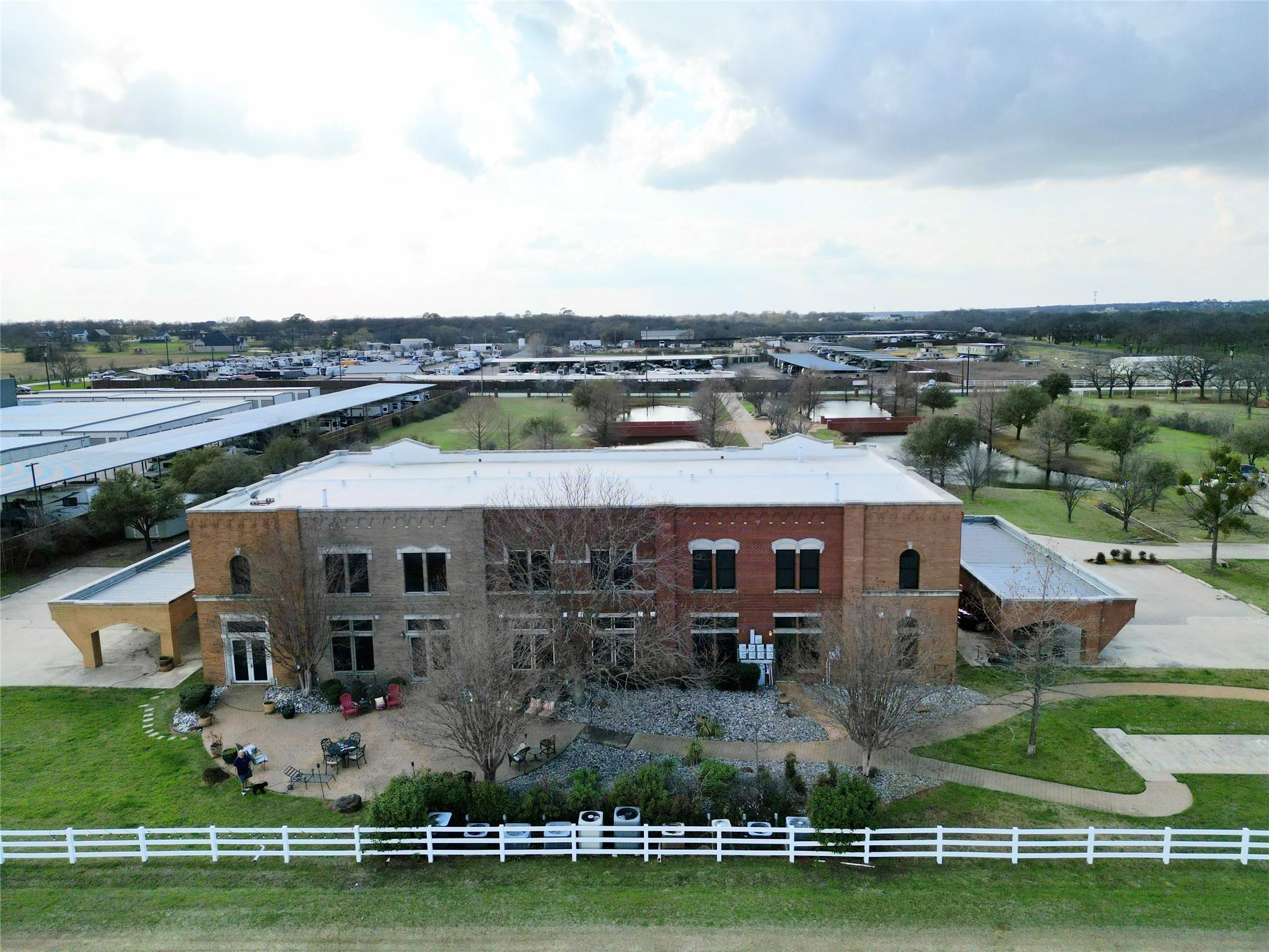 main property photo 17