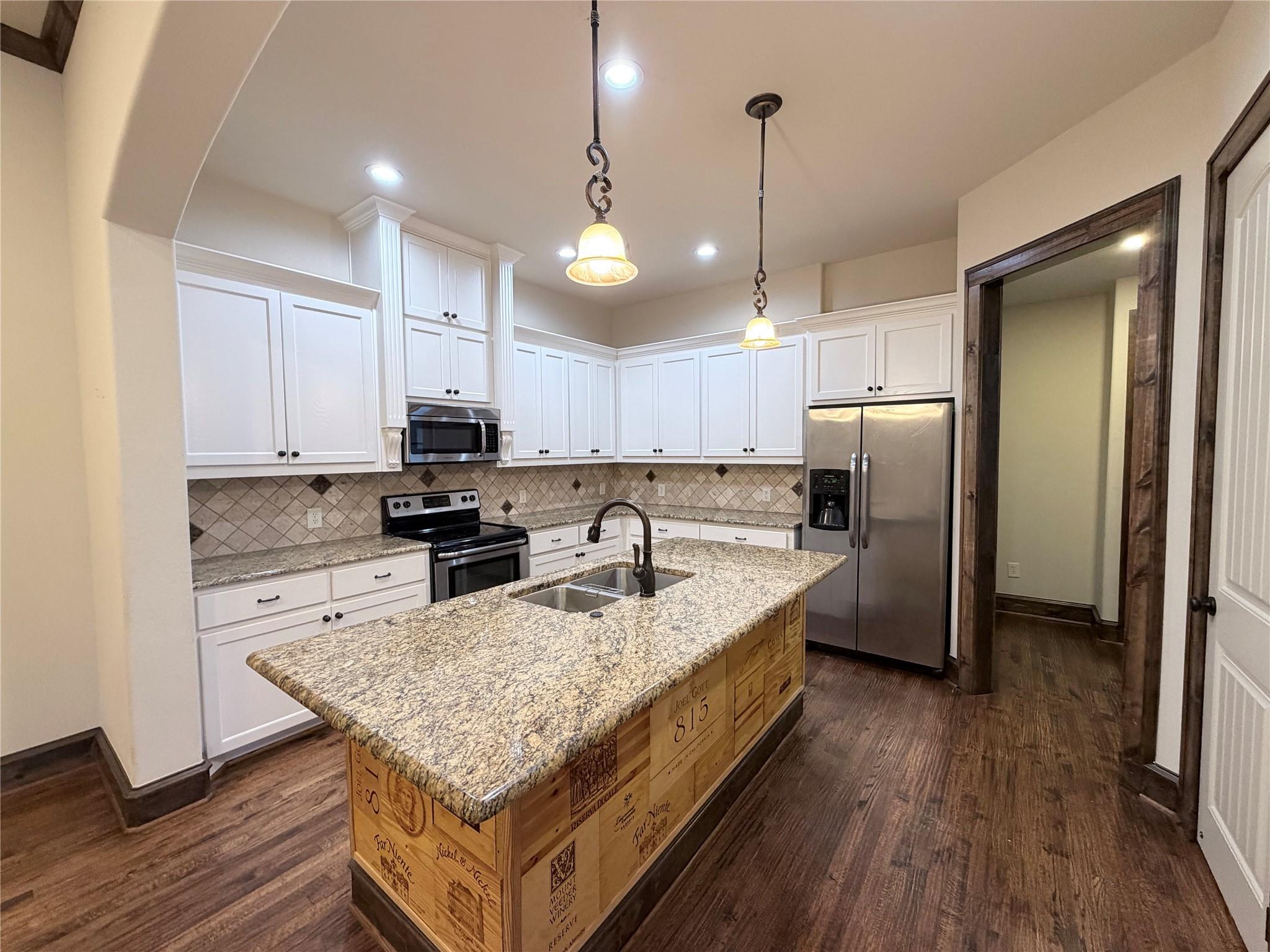 main property photo 8