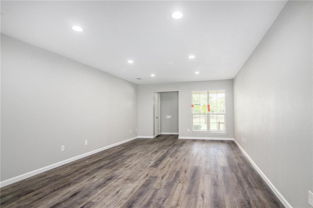property viewer photo 3