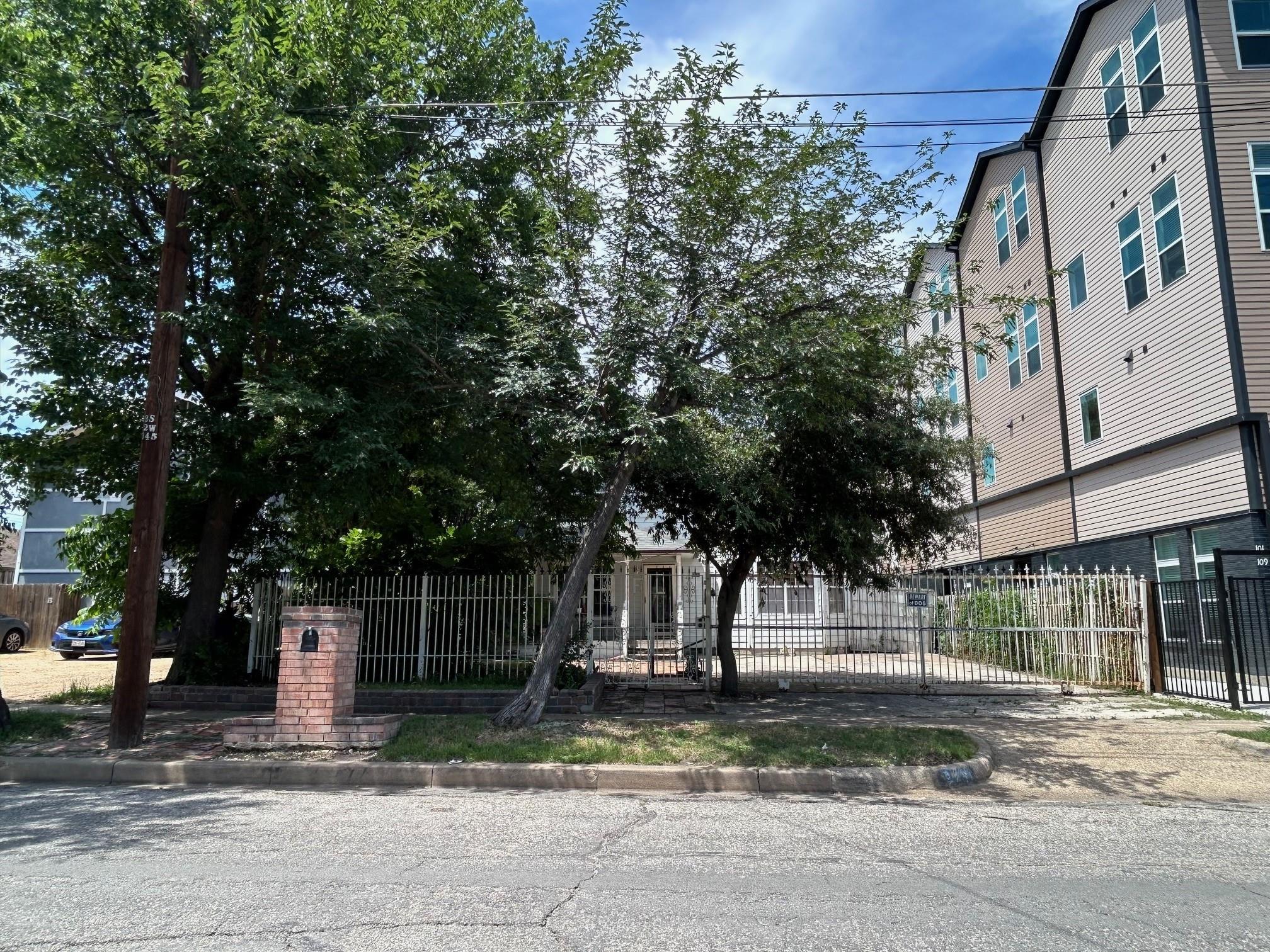 main property photo 11