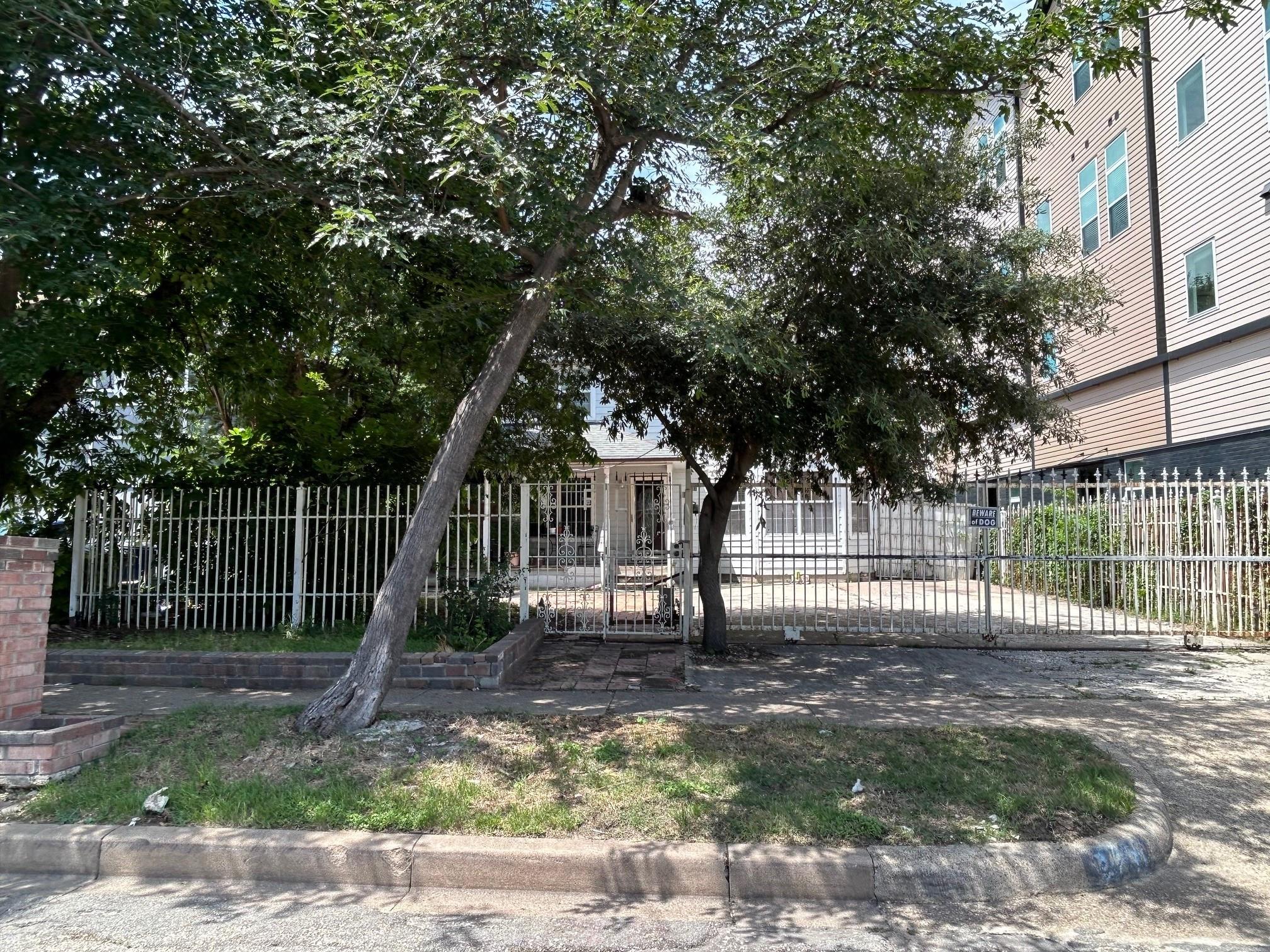 main property photo 13