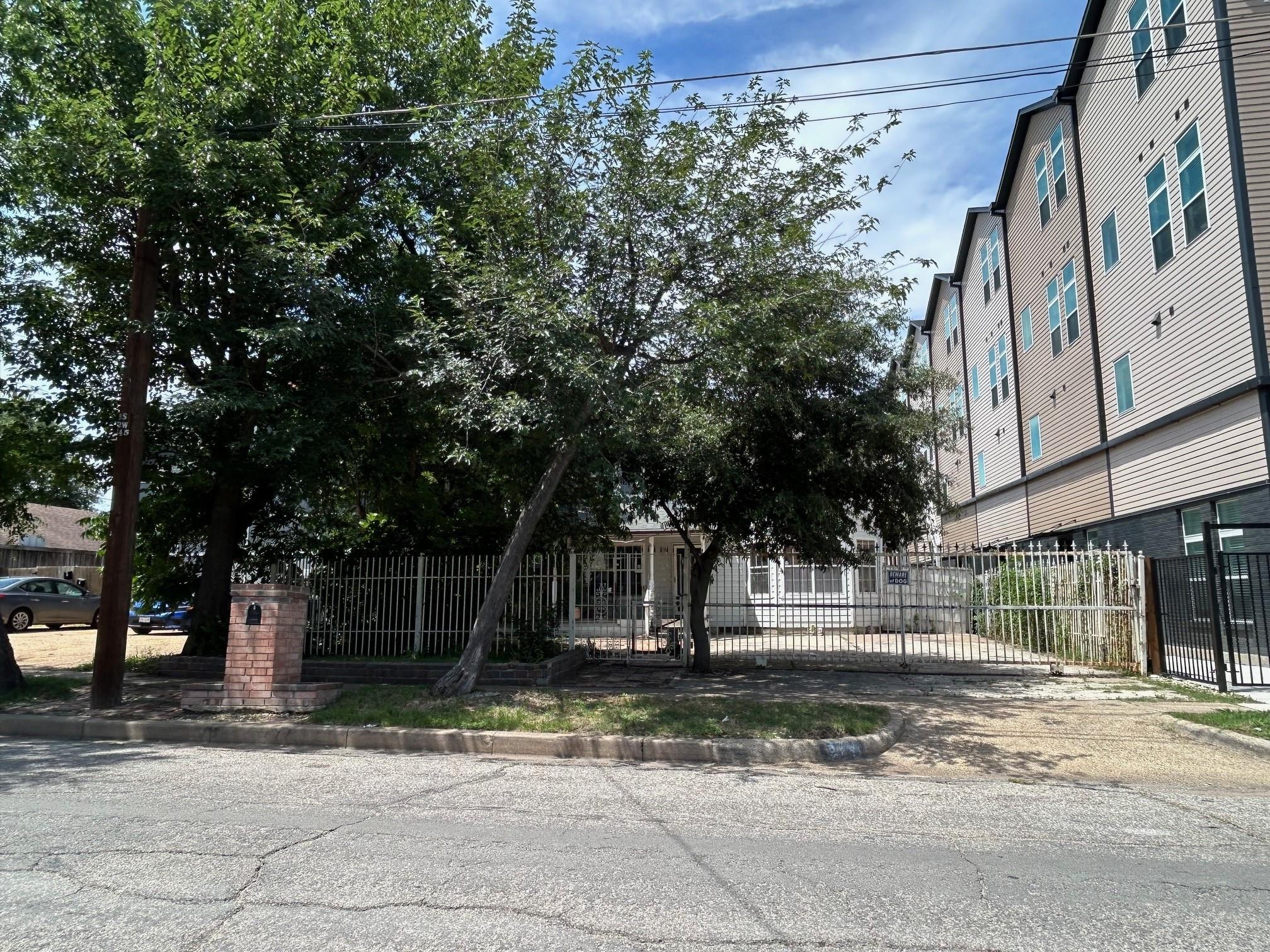 main property photo 14