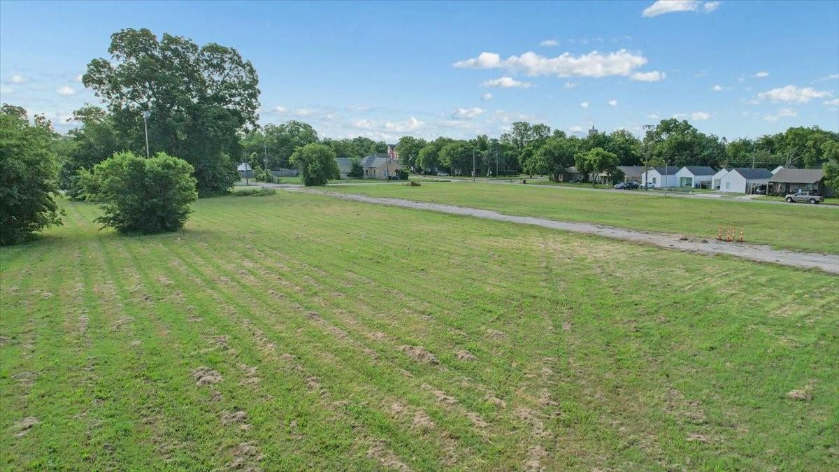 main property photo 13