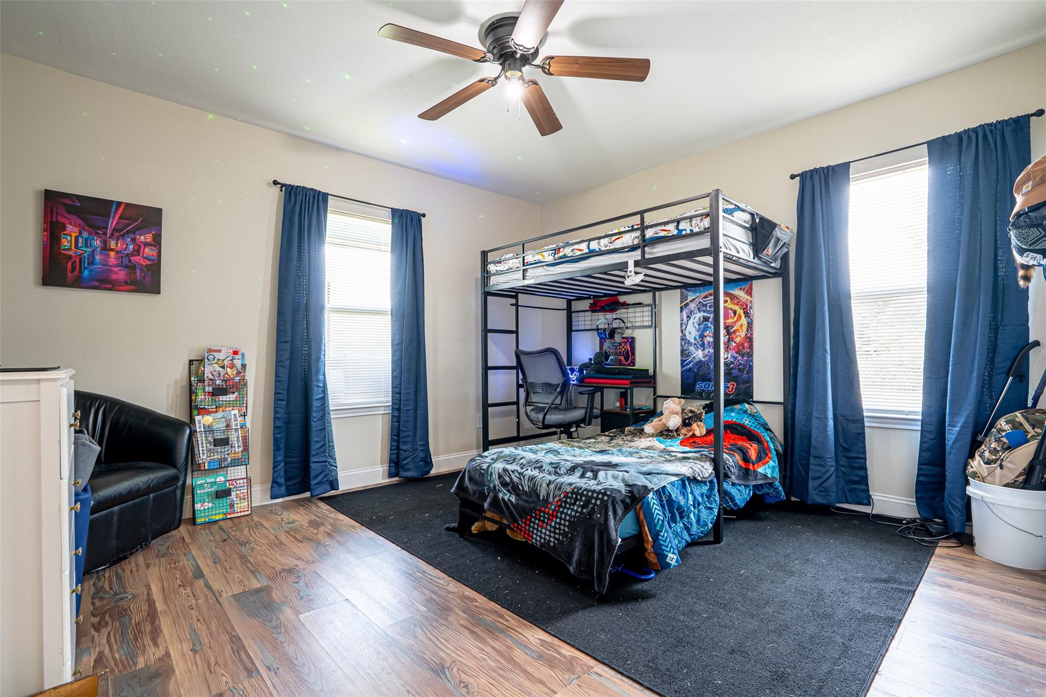 main property photo 28