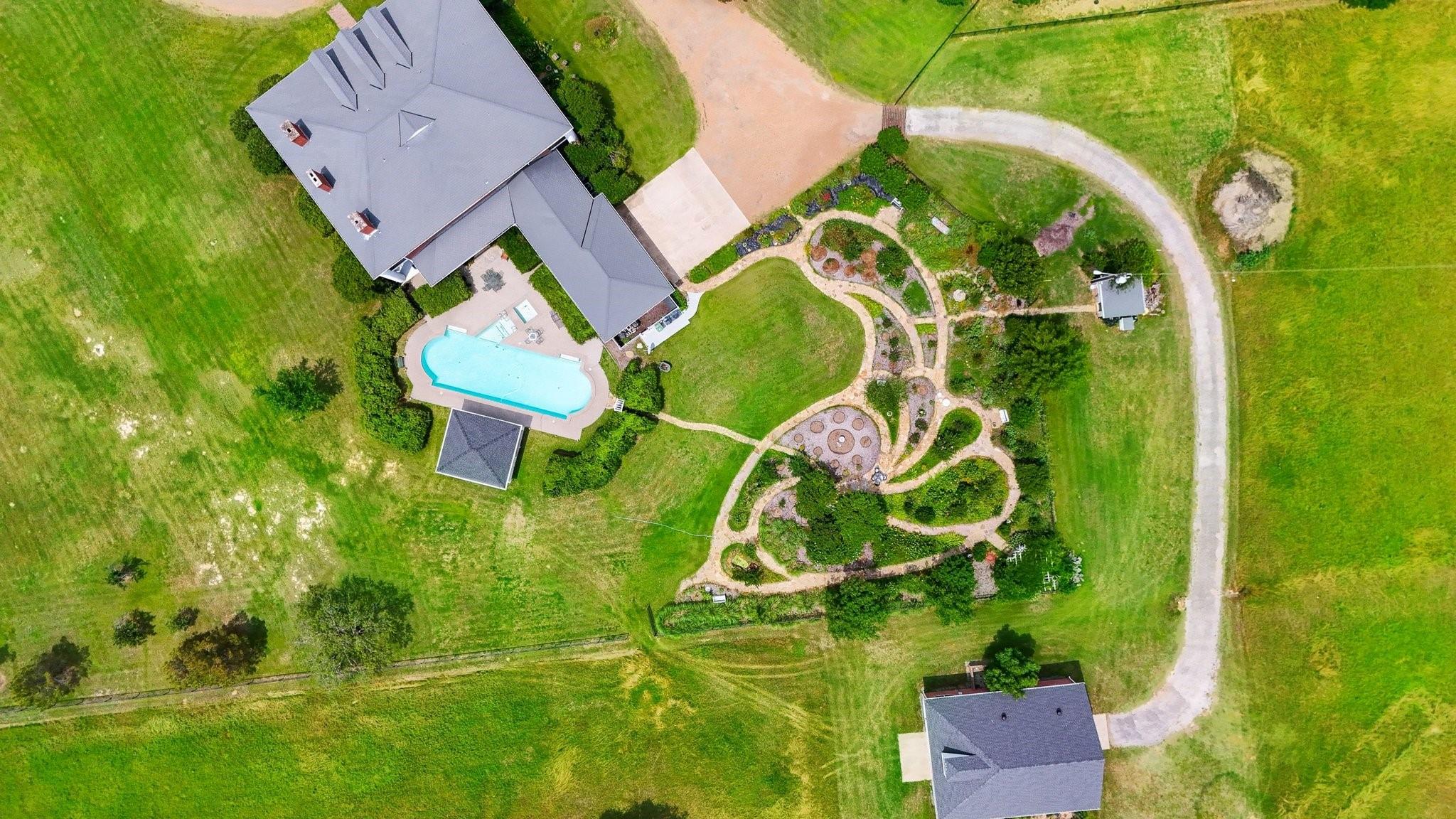 main property photo 33