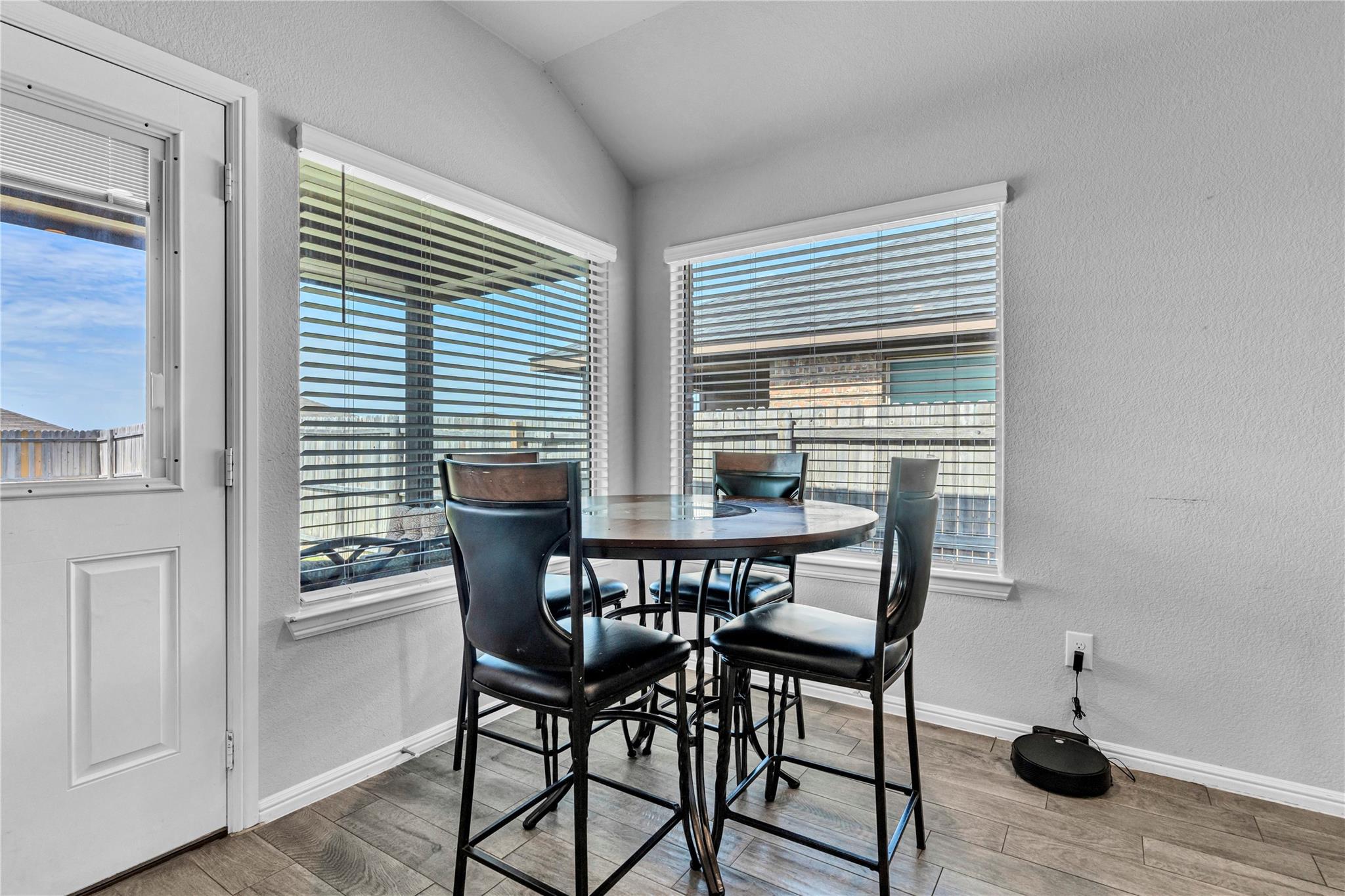 property viewer photo 5
