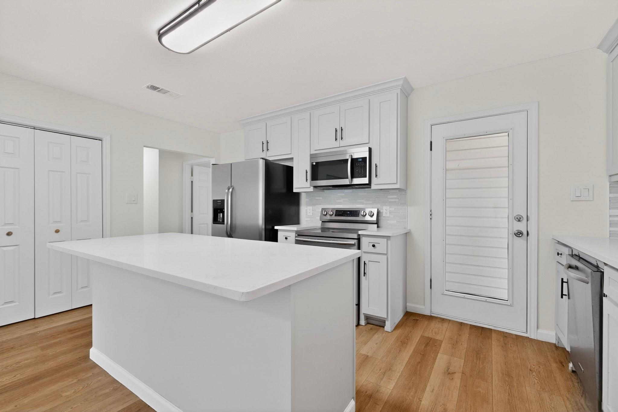 property viewer photo 6