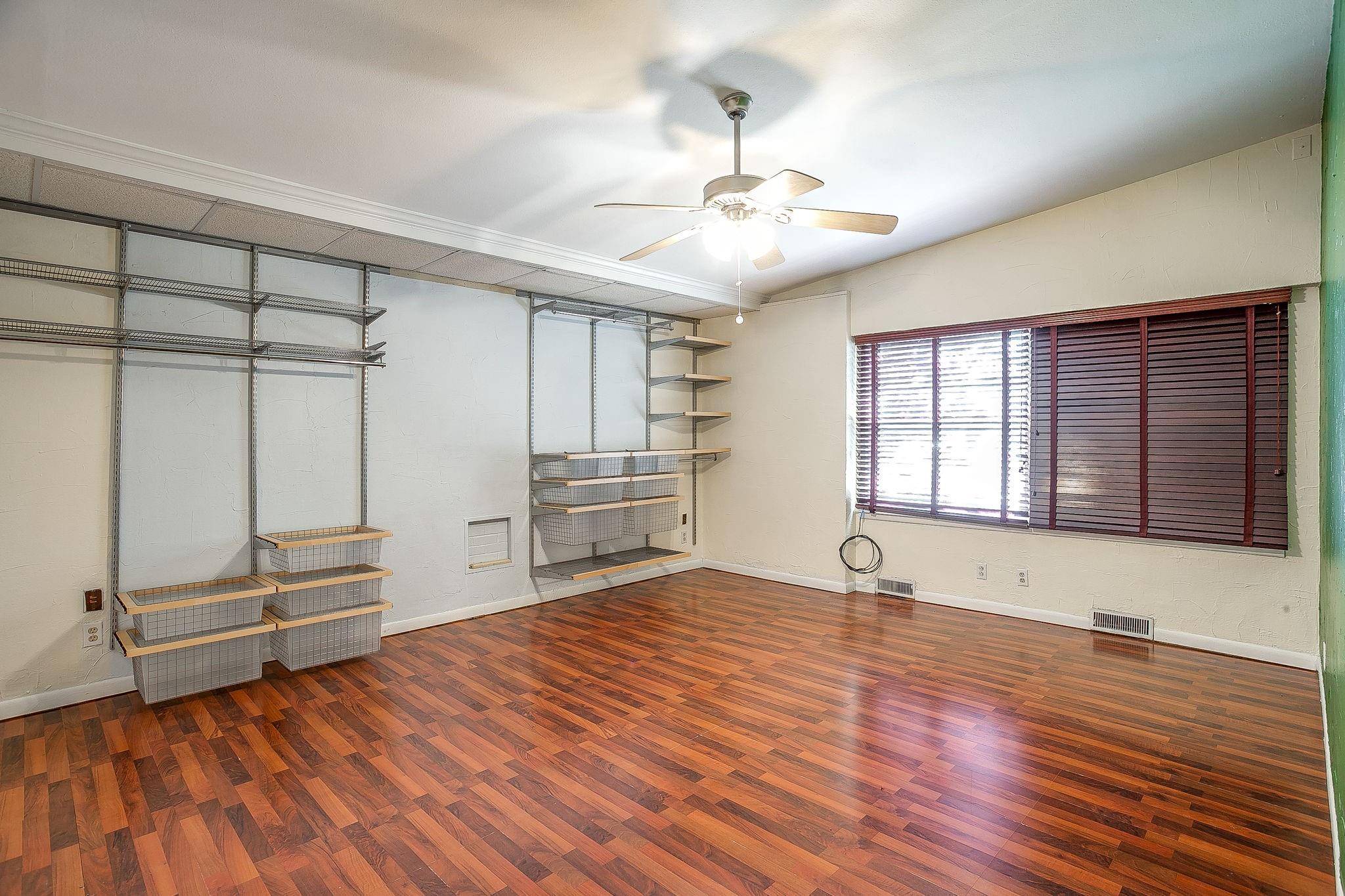 property viewer photo 18