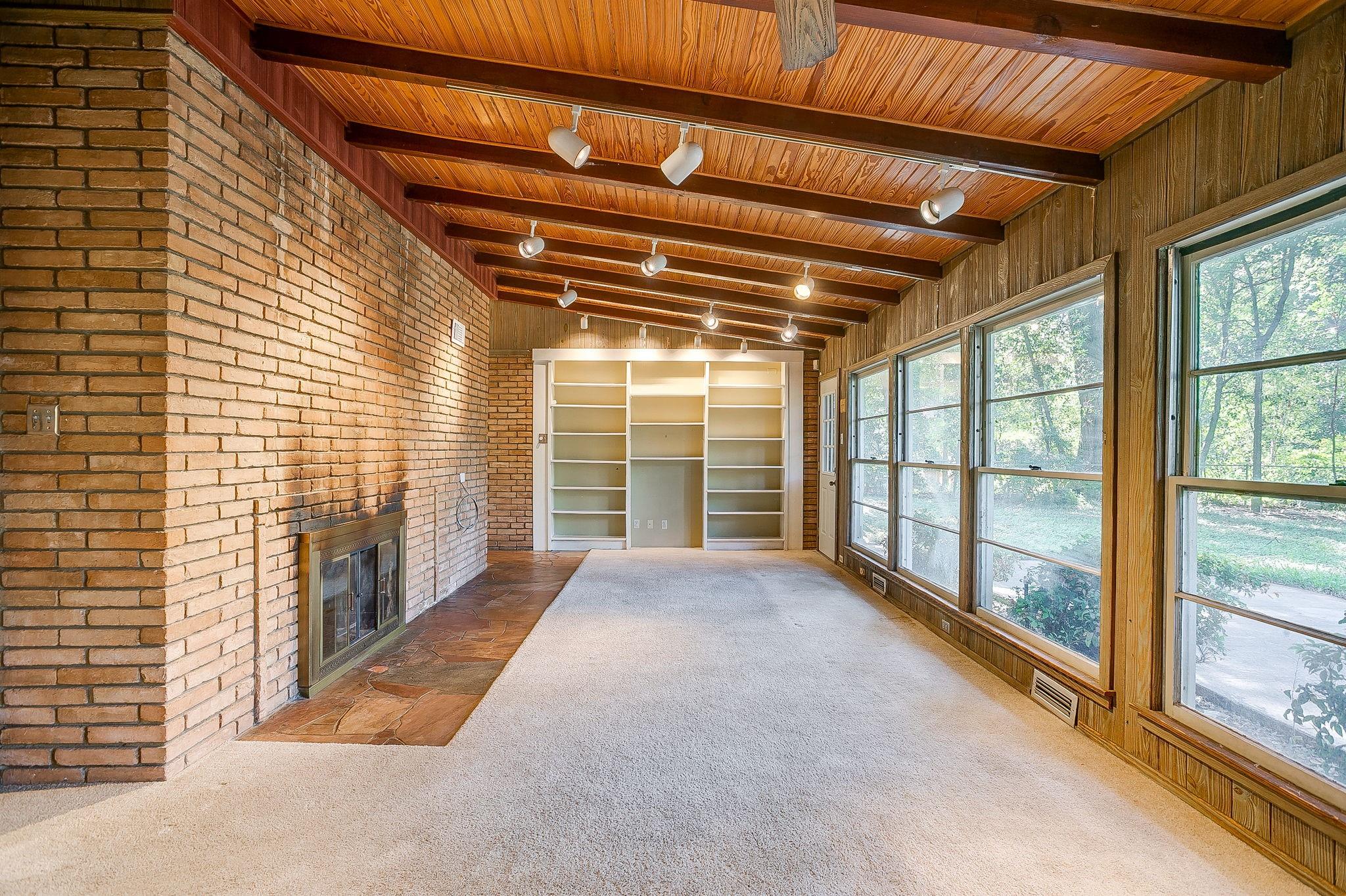 property viewer photo 9