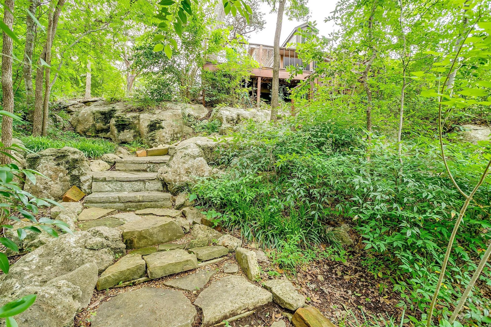 main property photo 29