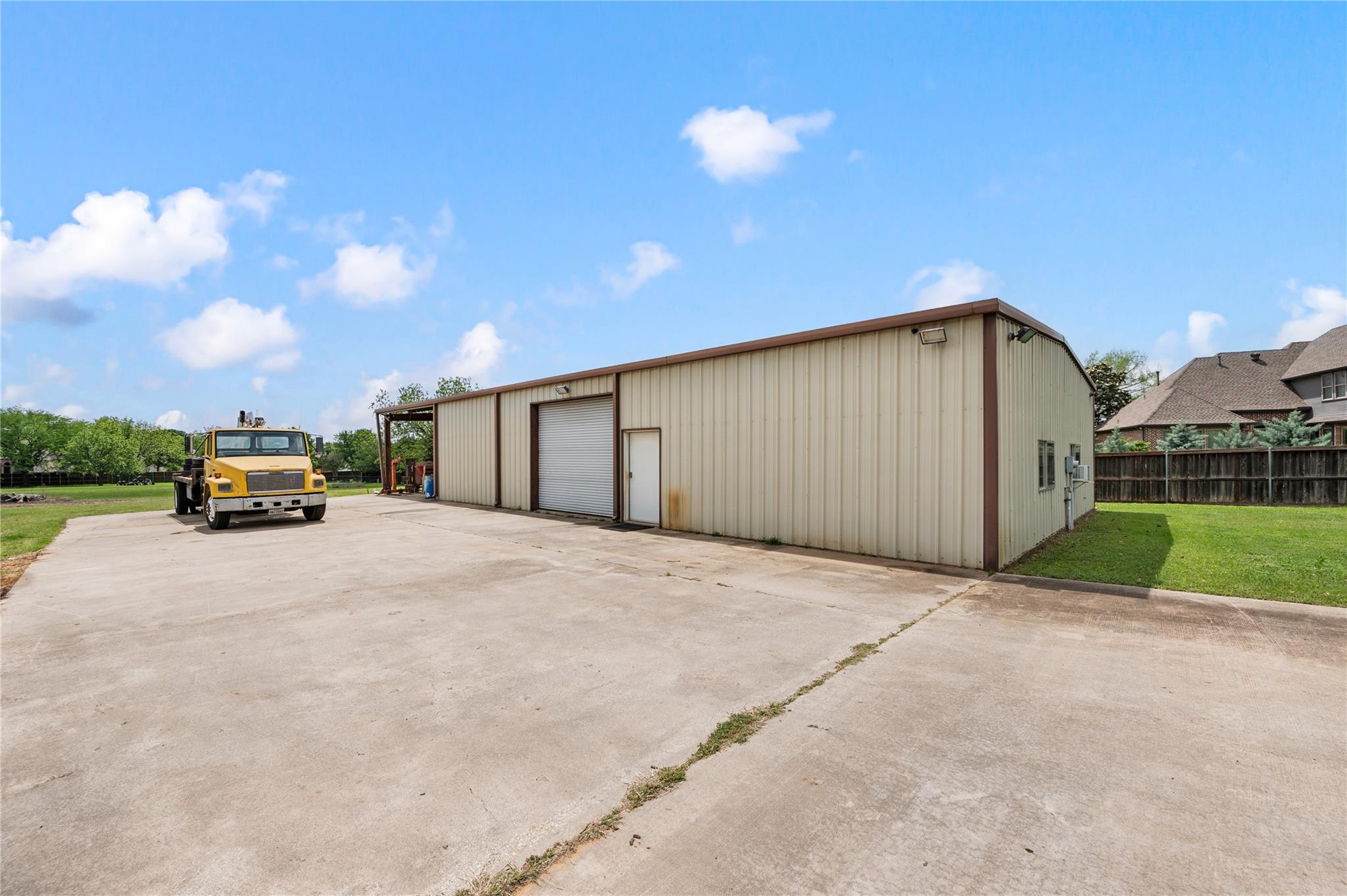 main property photo 25