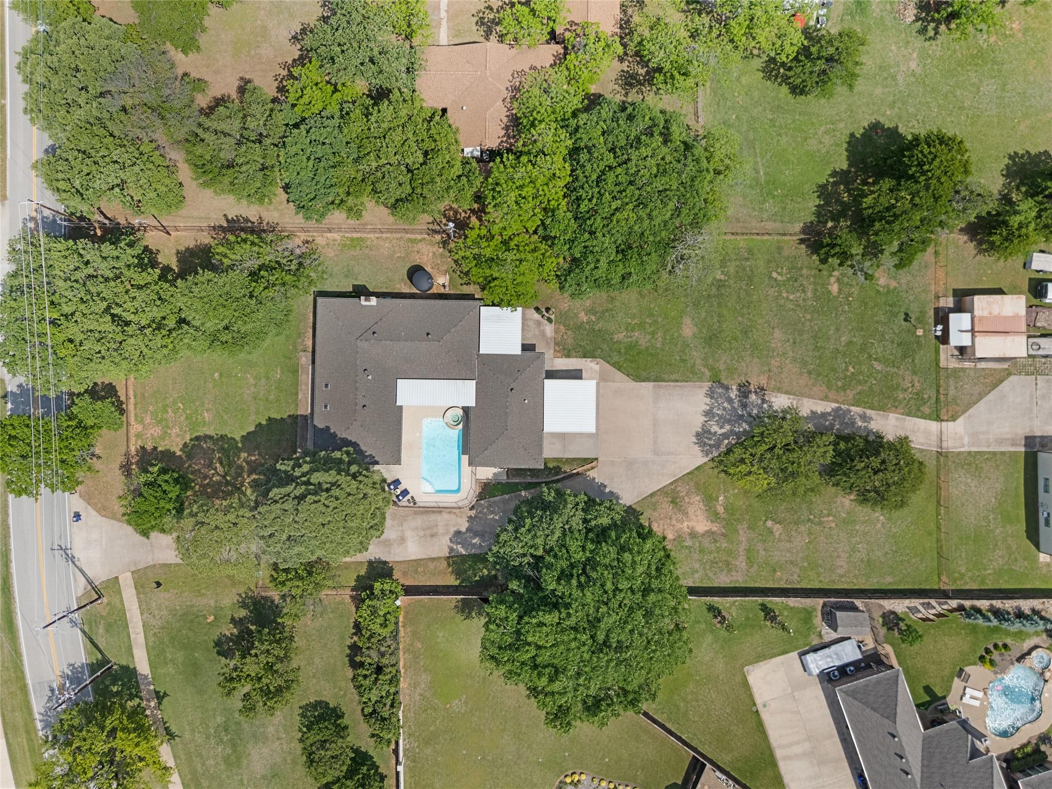 main property photo 7