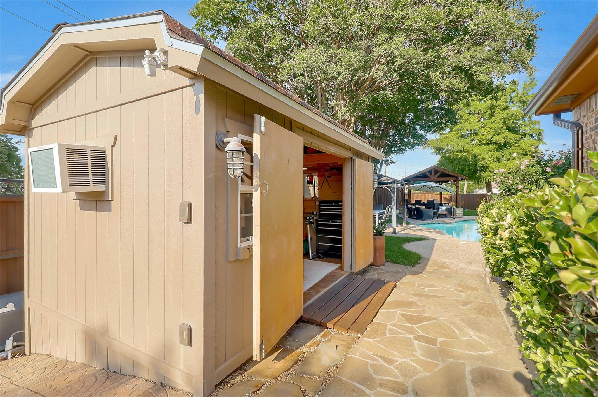 main property photo 31