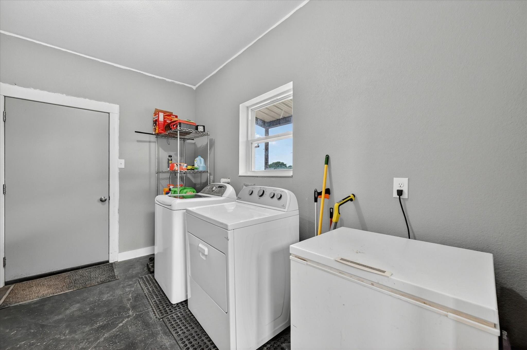 main property photo 13