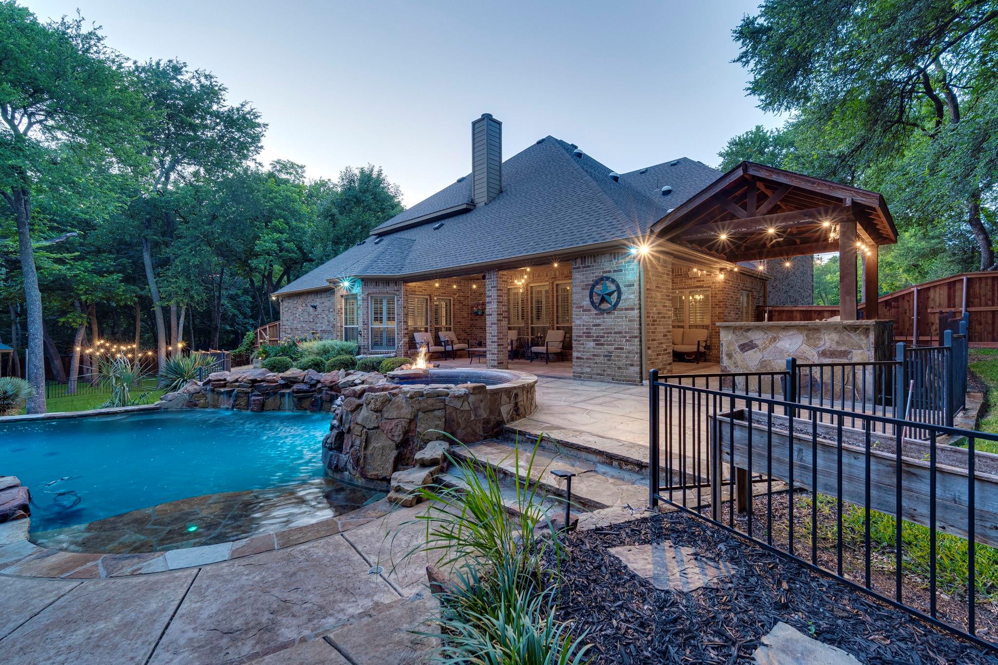 main property photo 6