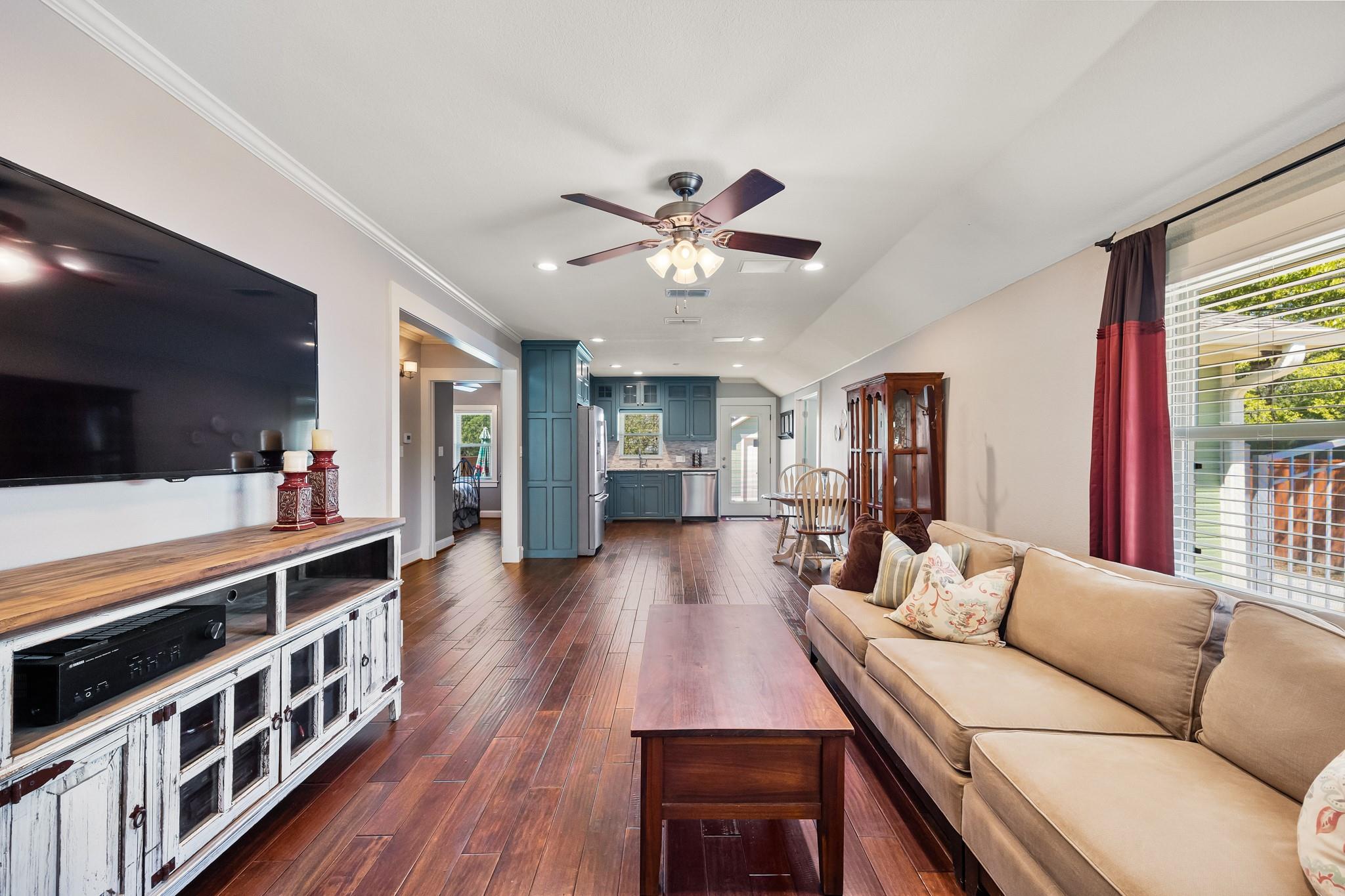 main property photo 4