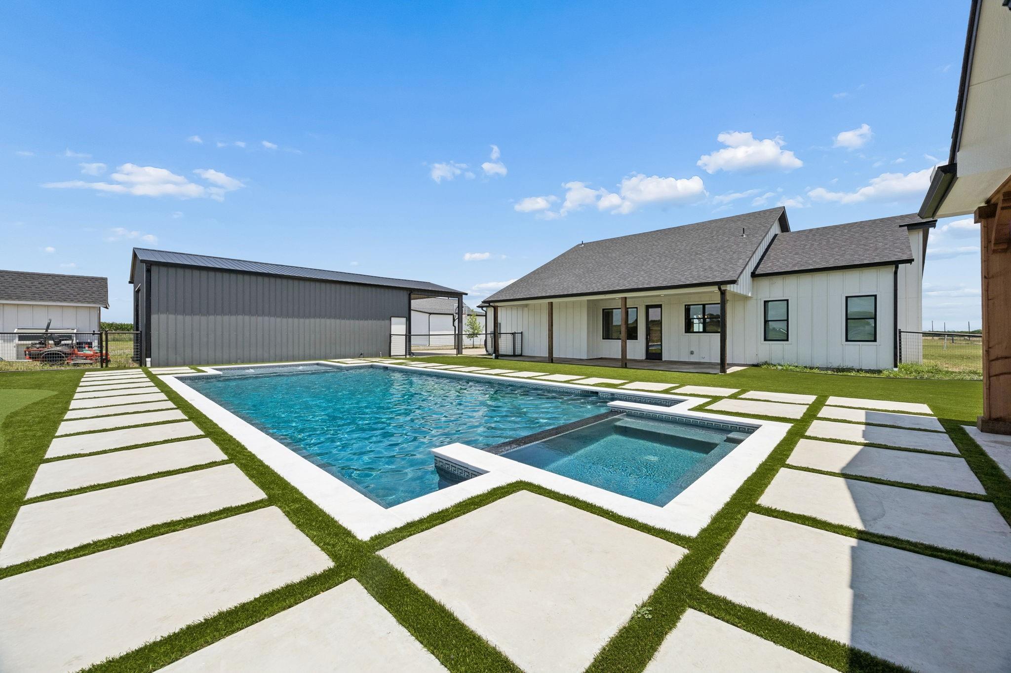 main property photo 32