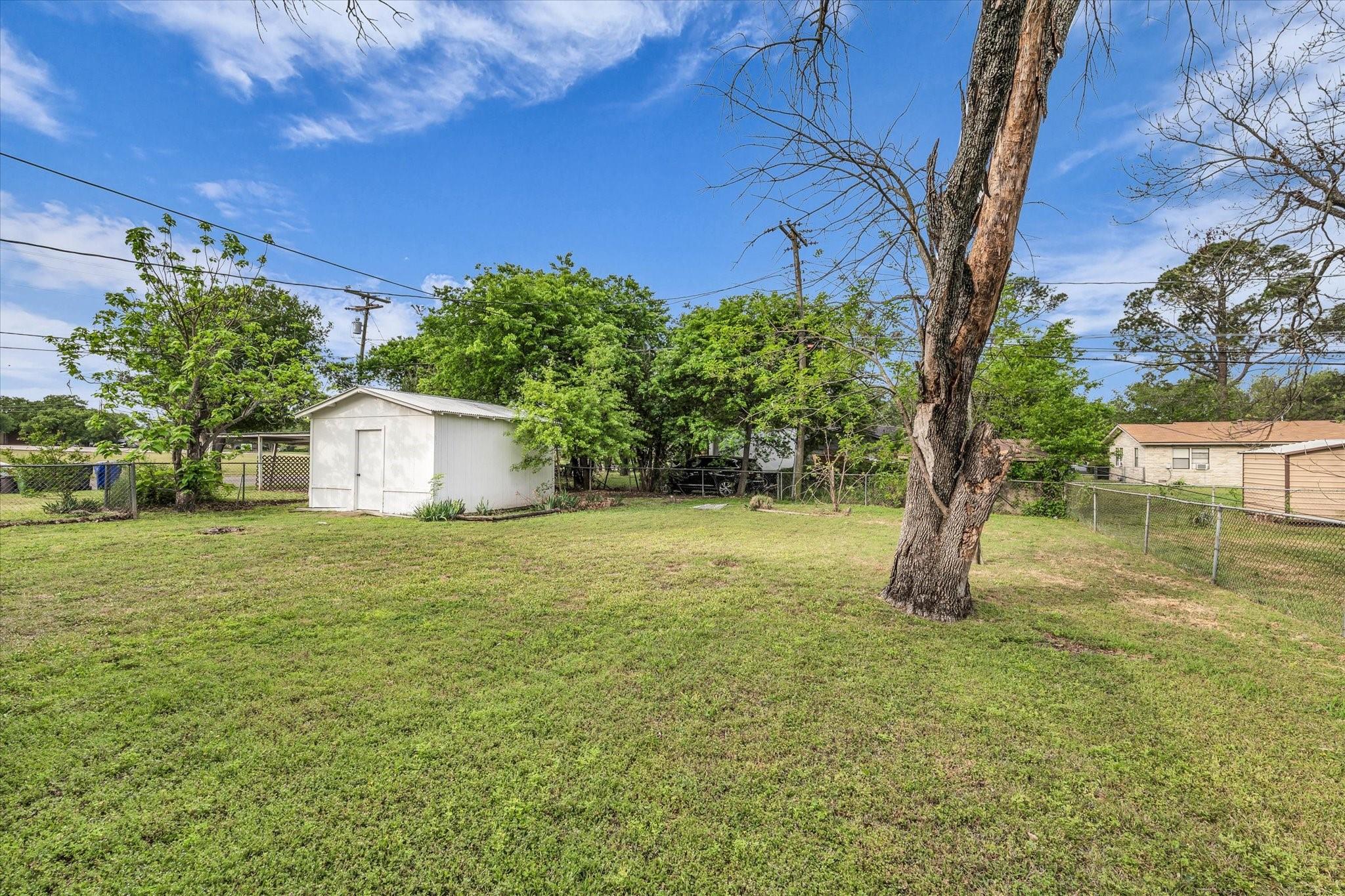 main property photo 23
