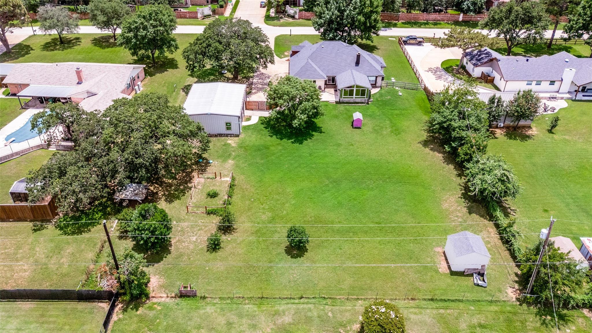 main property photo 35