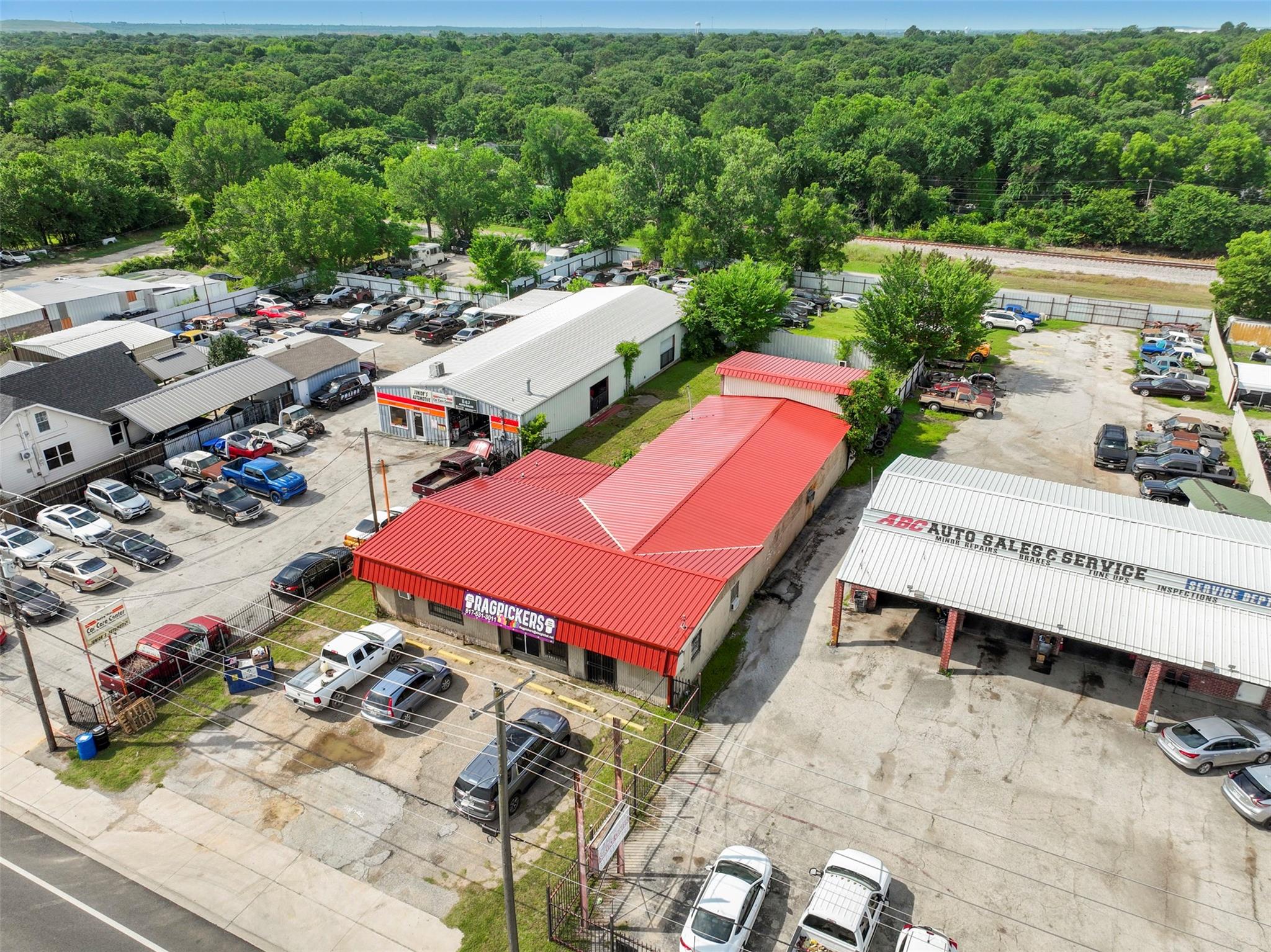main property photo 30