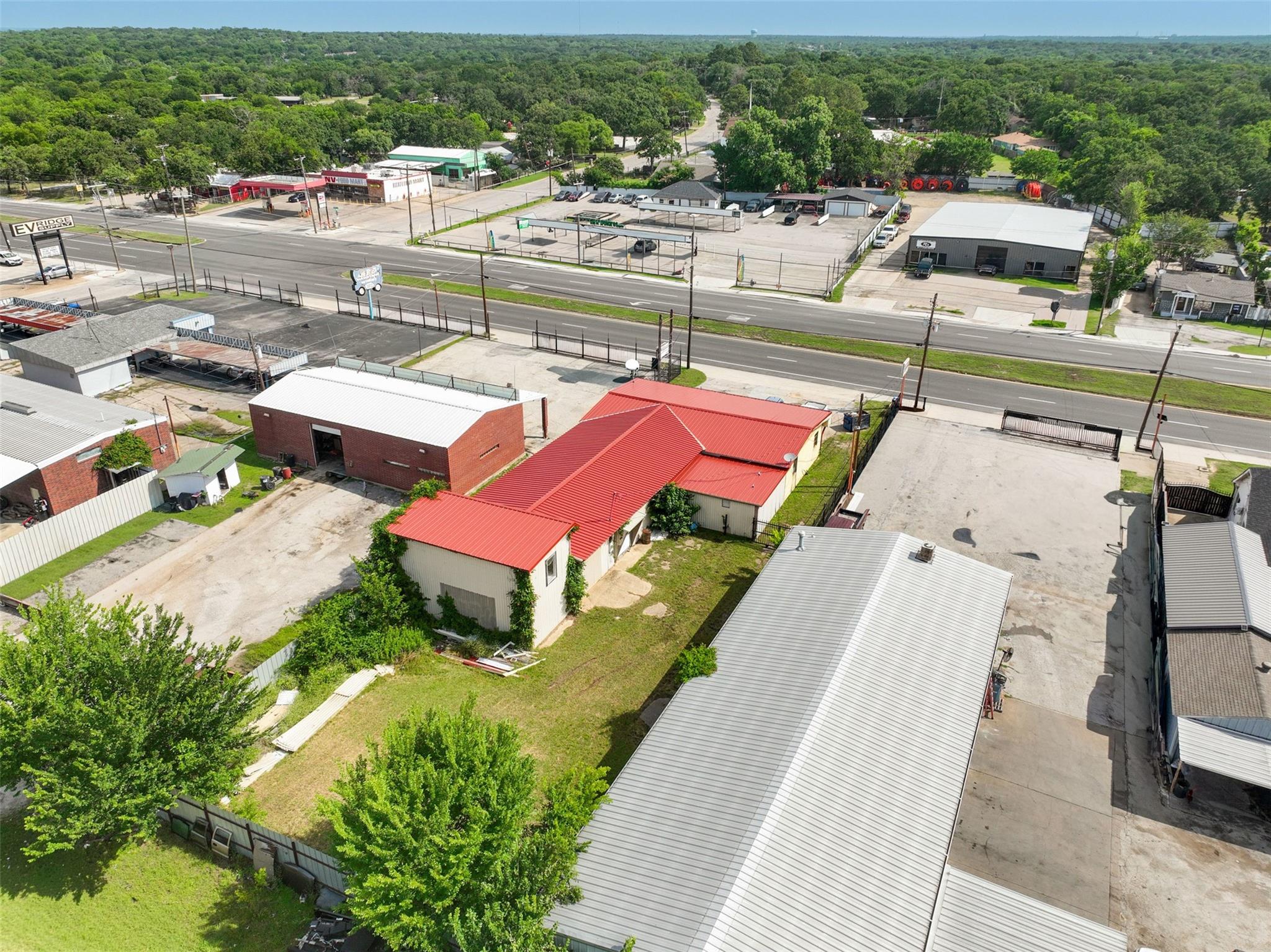 main property photo 32