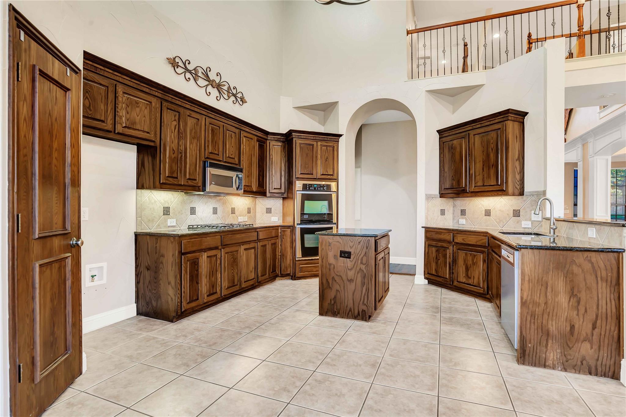main property photo 12