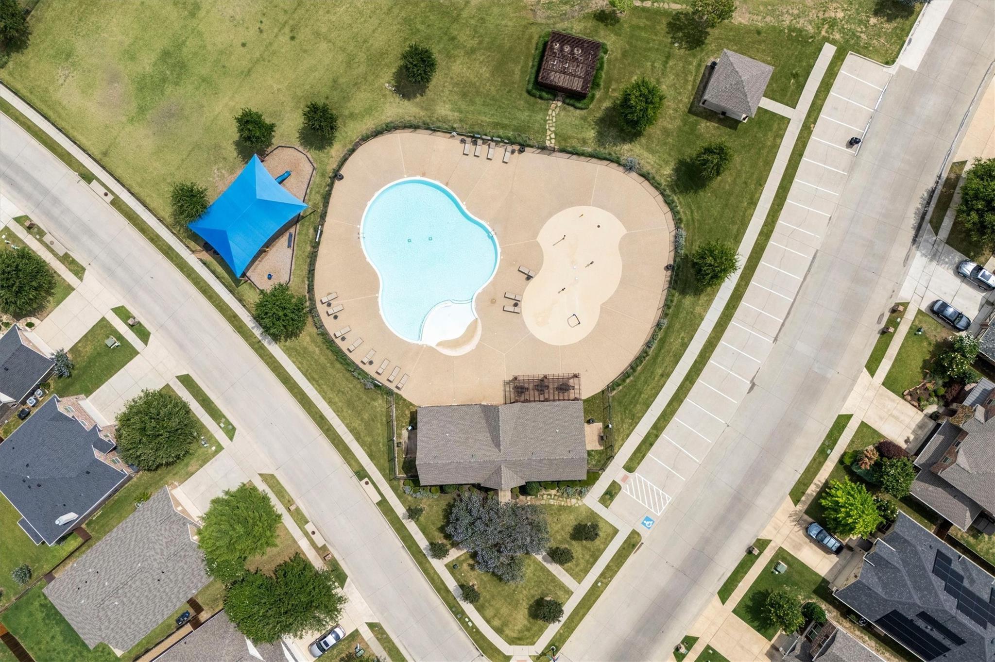 main property photo 36