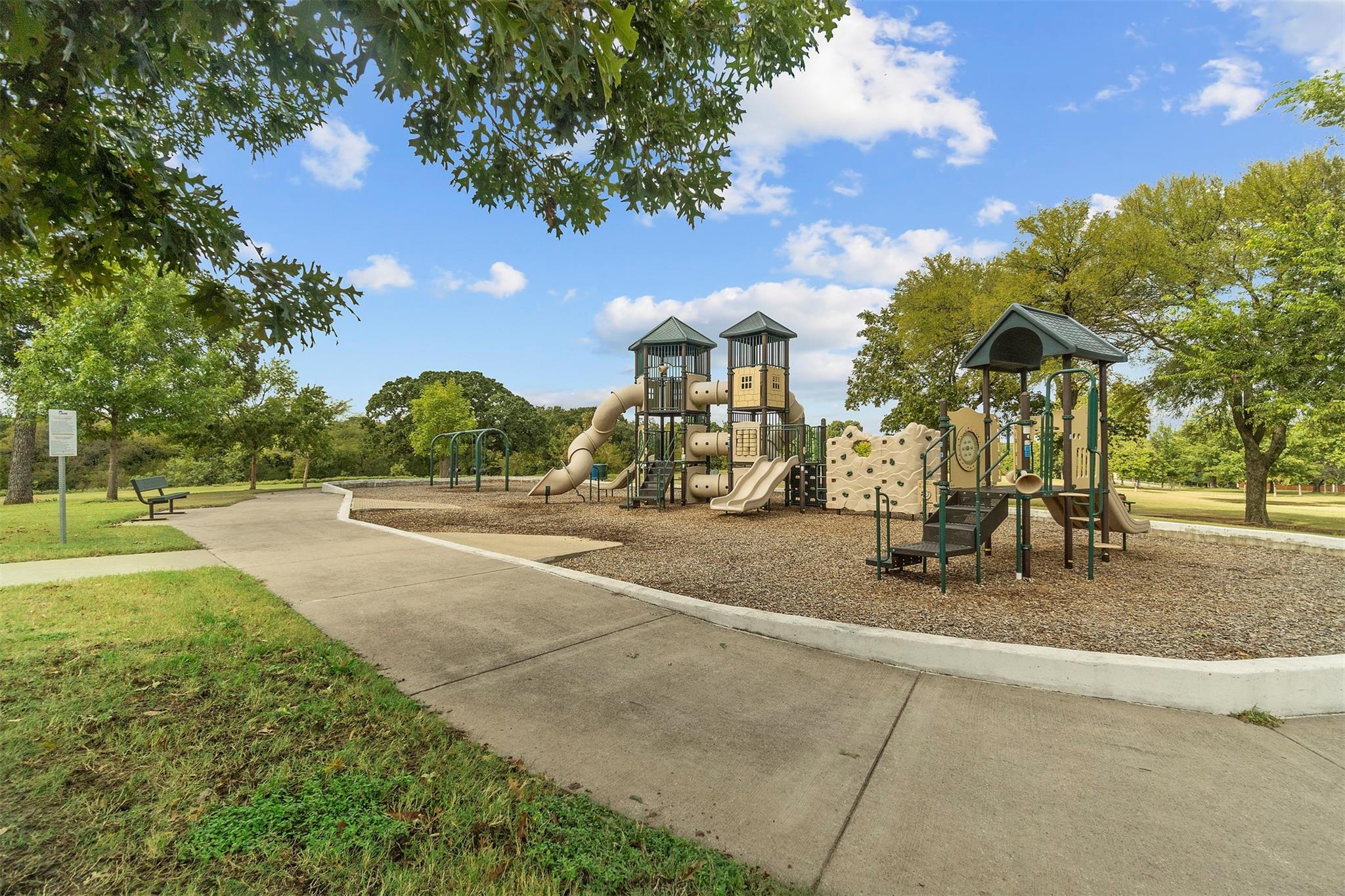 main property photo 18