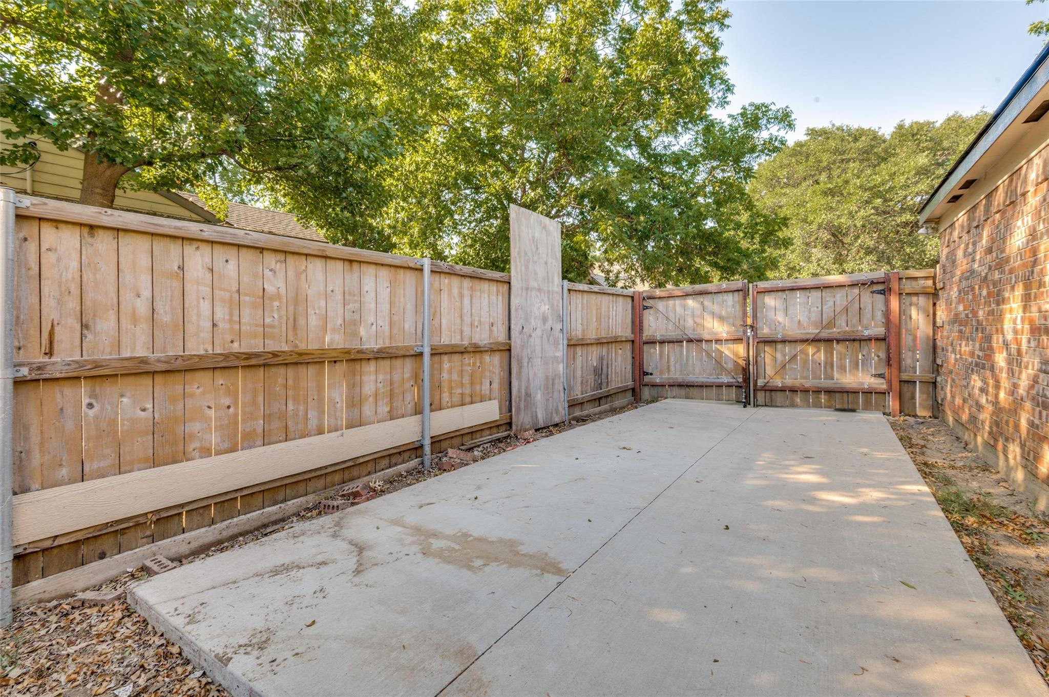 main property photo 23
