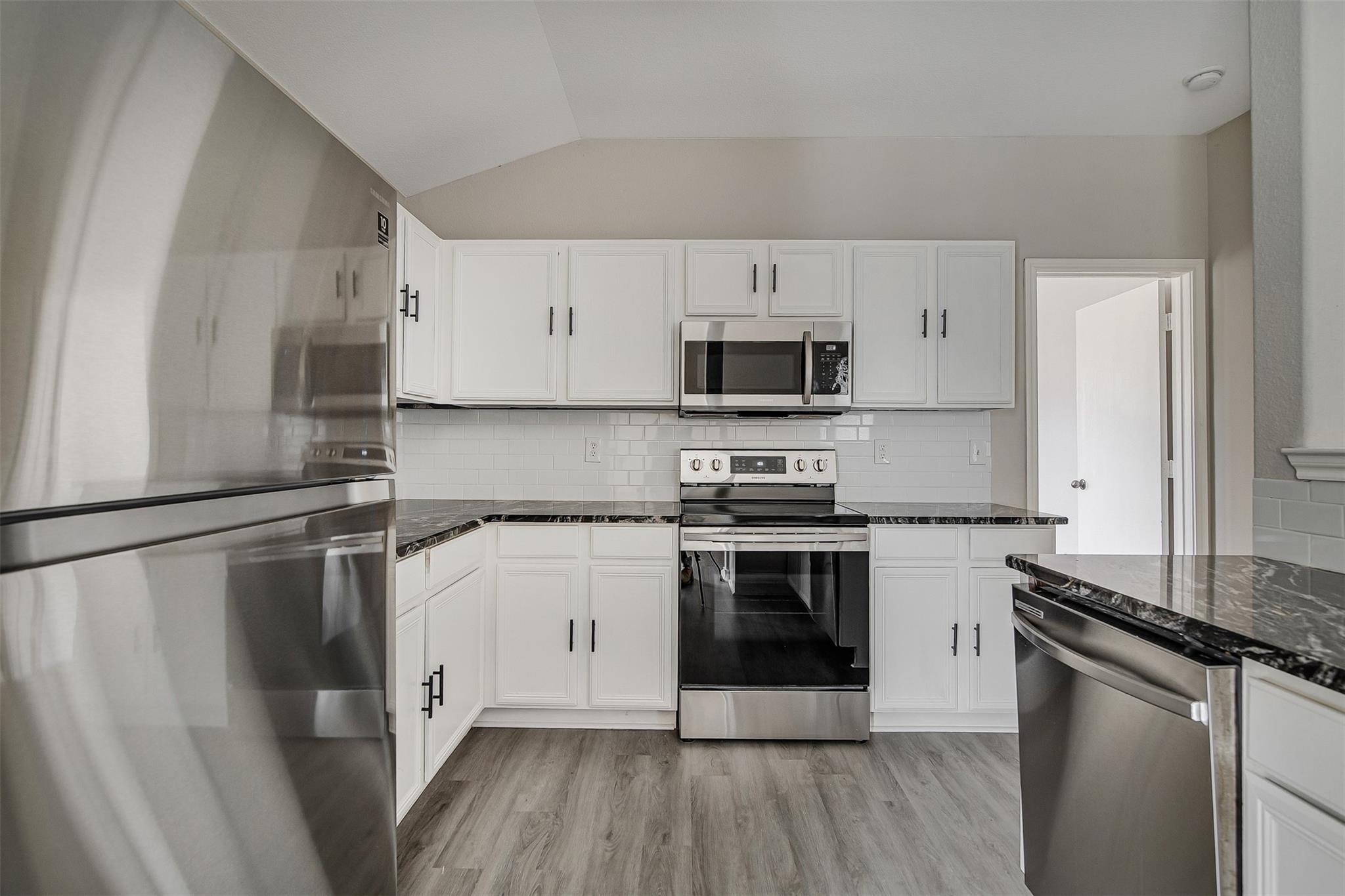property viewer photo 13