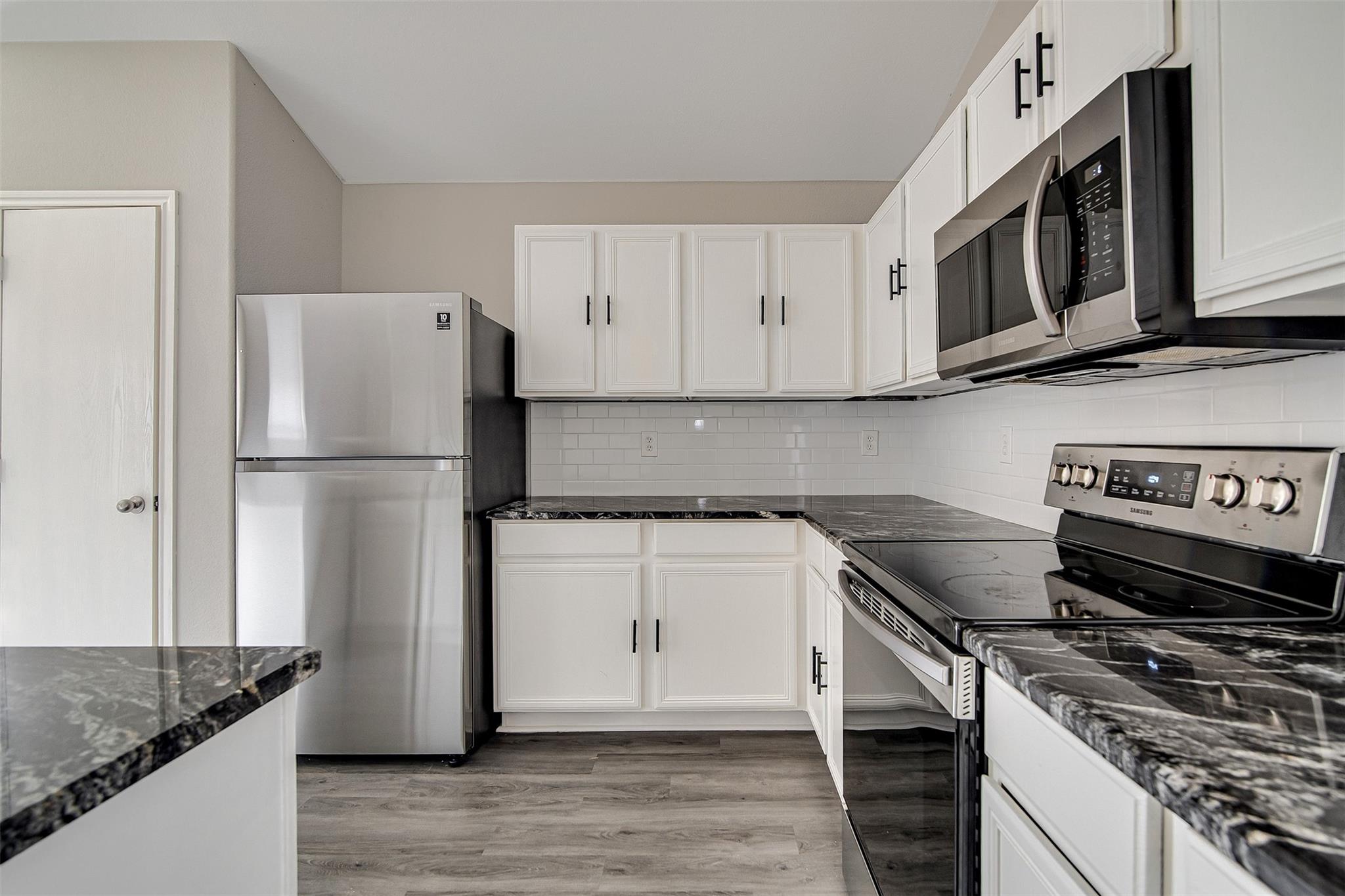 property viewer photo 15