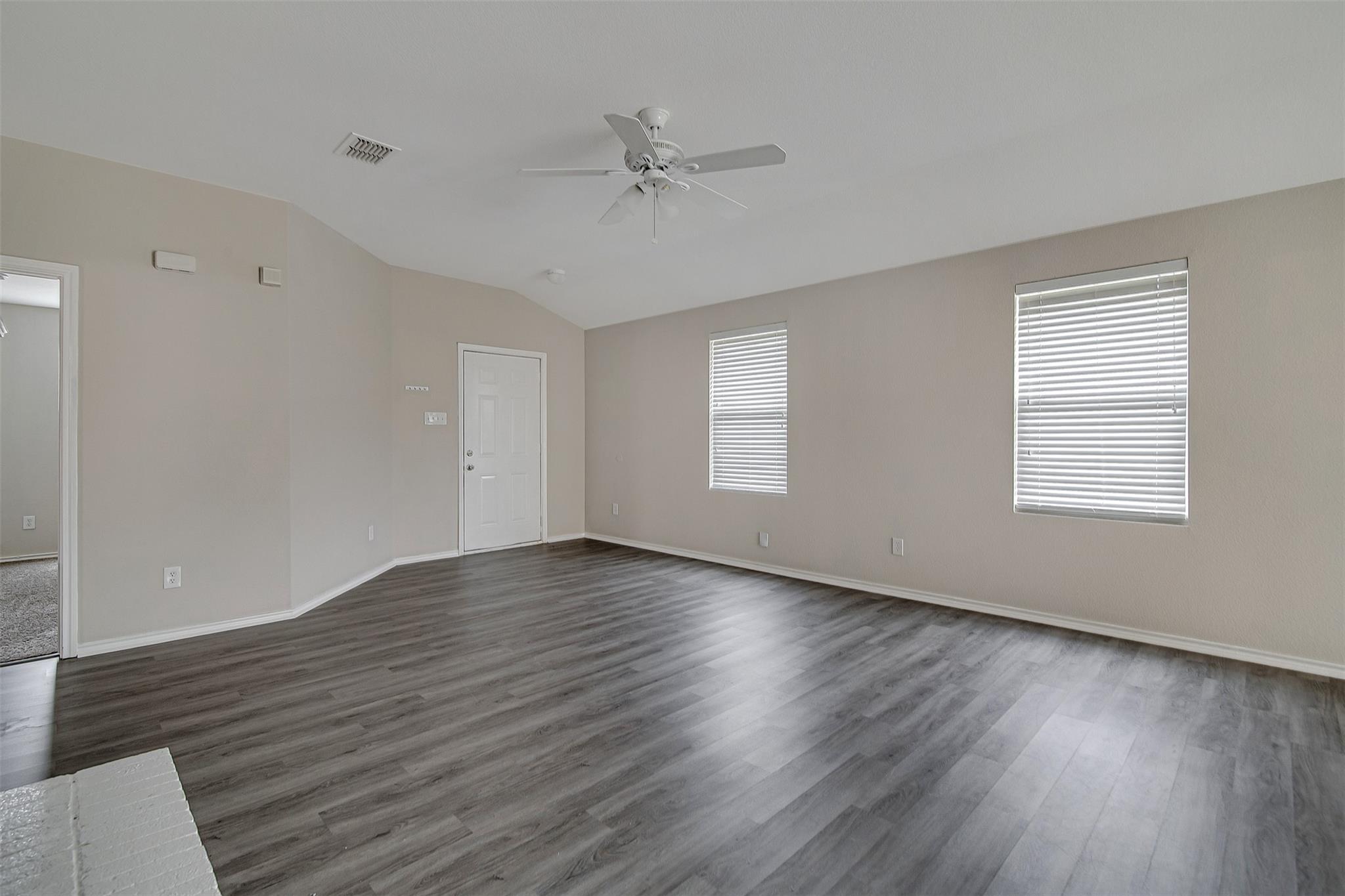 property viewer photo 8
