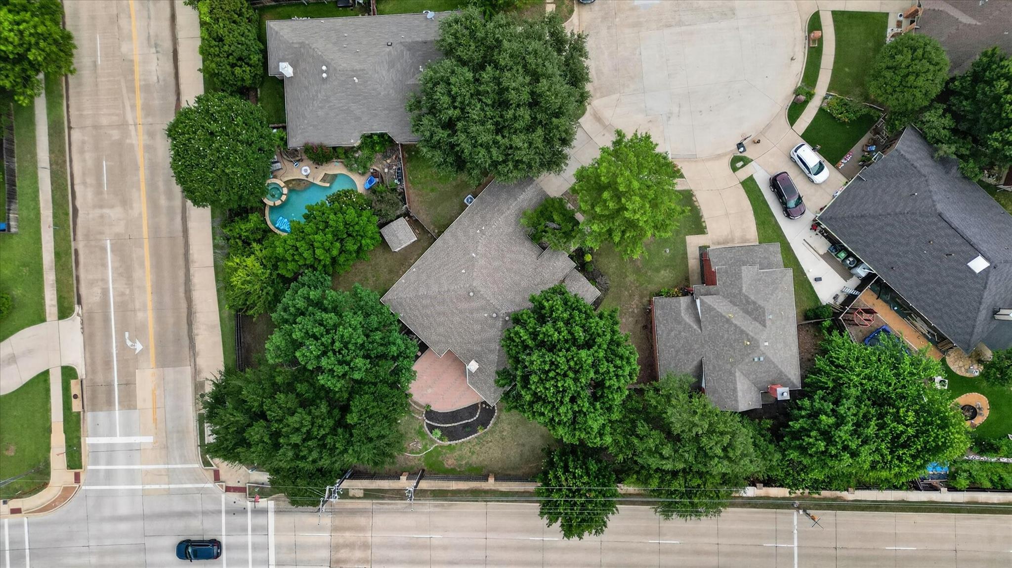 main property photo 23