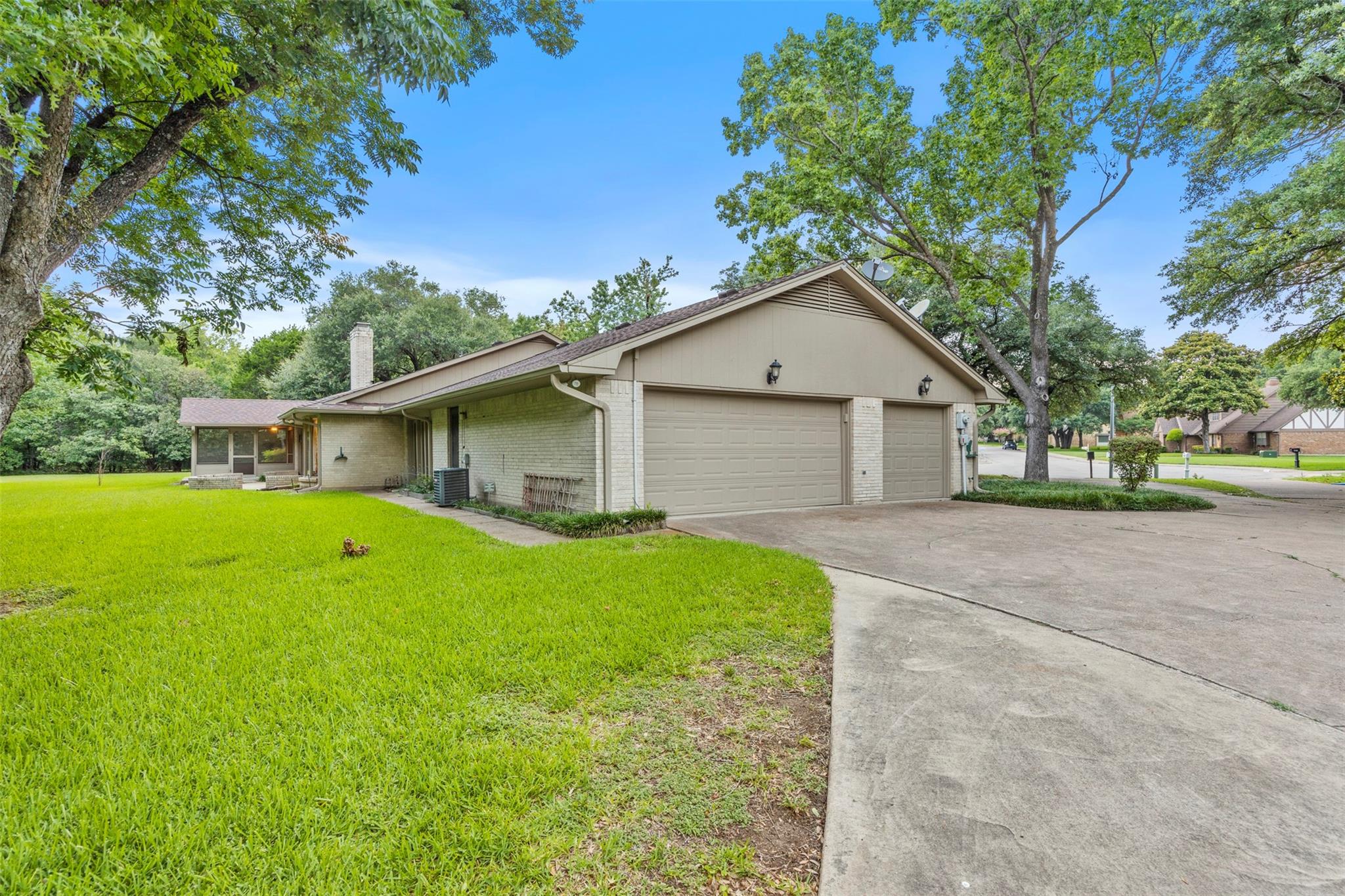 main property photo 37