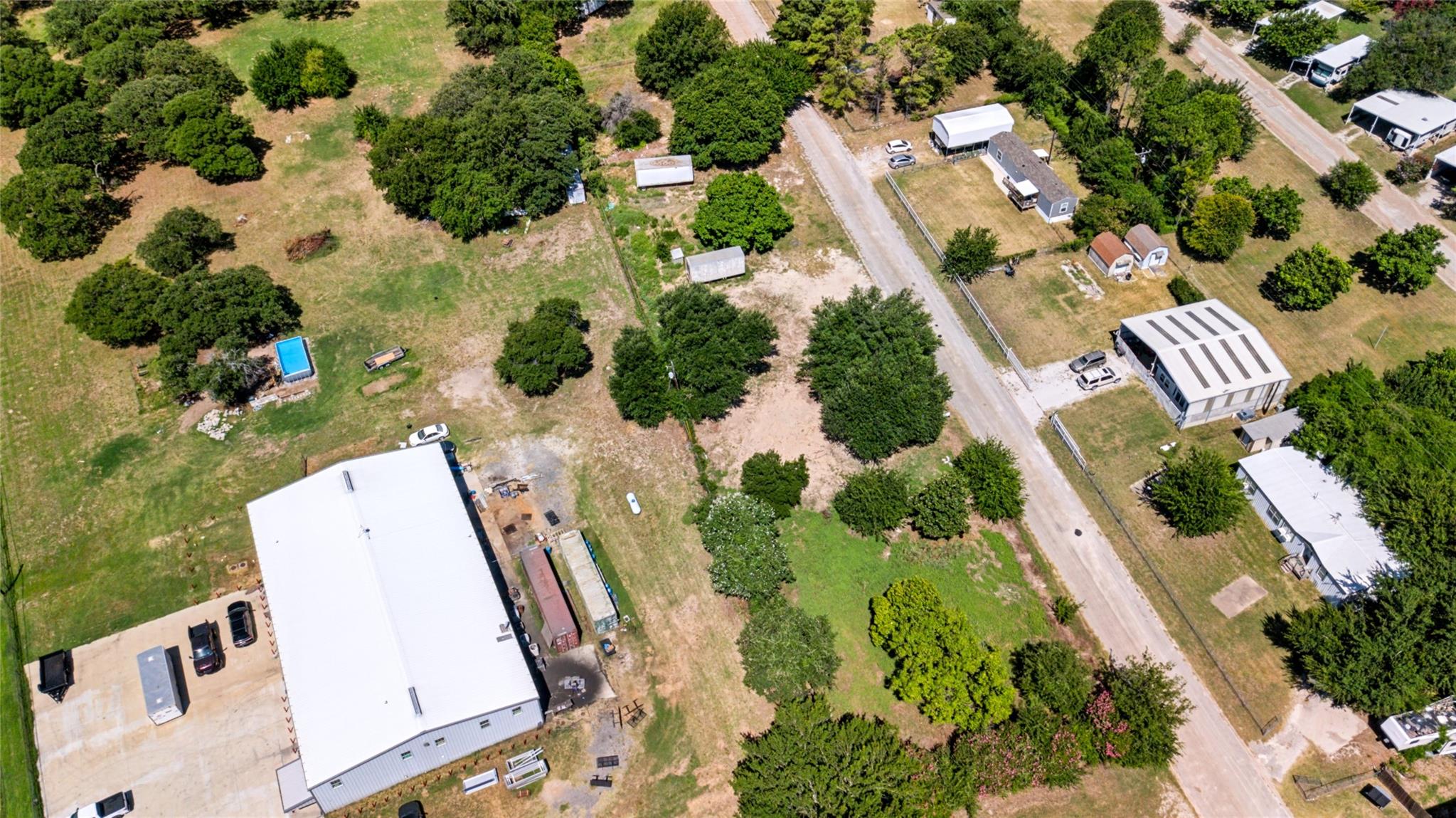 main property photo 16