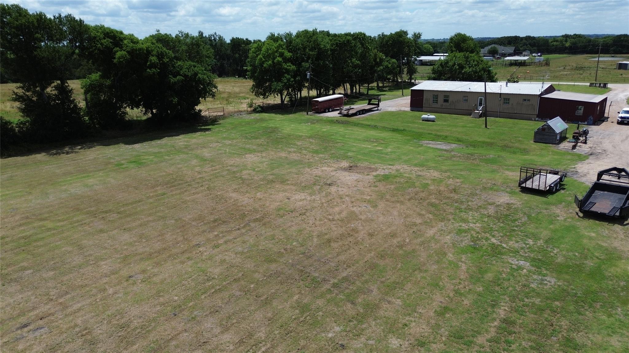 main property photo 10